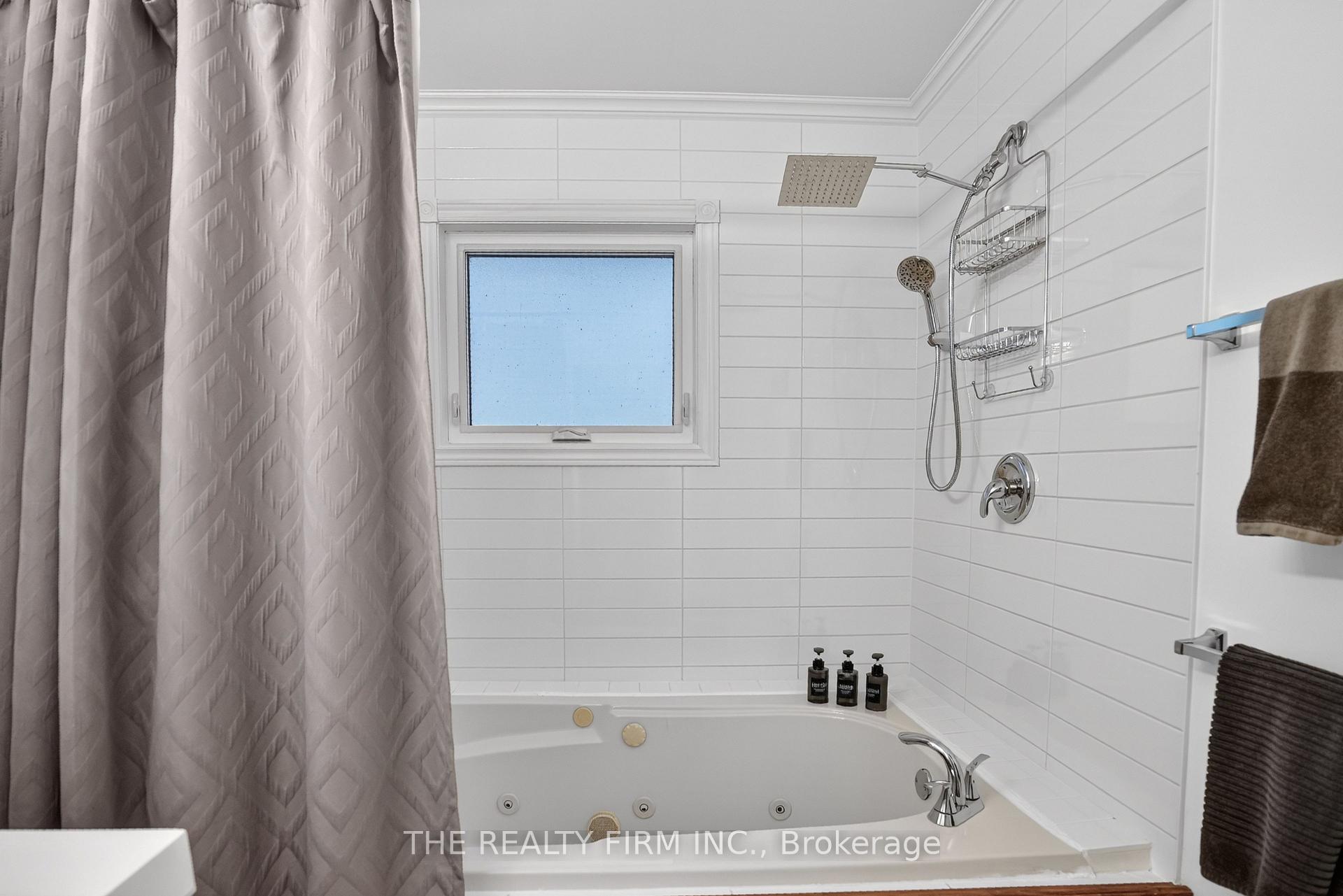 Photo 17 of 4084 Bluepoint Drive, Plympton-Wyoming, Plympton Wyoming — HOMEH
