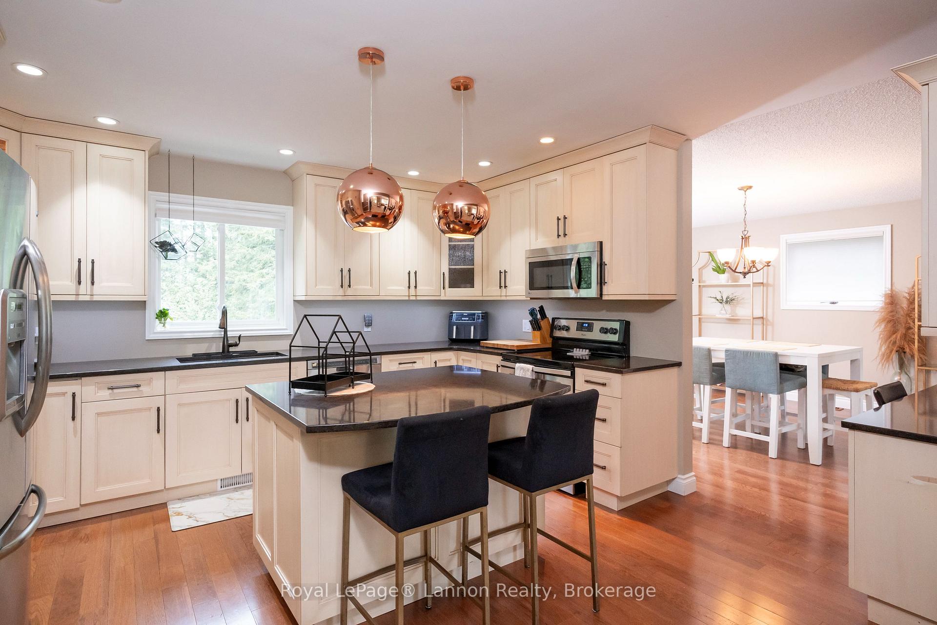 Photo 10 of 2020 Mountain Road, Thunder Bay, Mountain Road — HOMEH