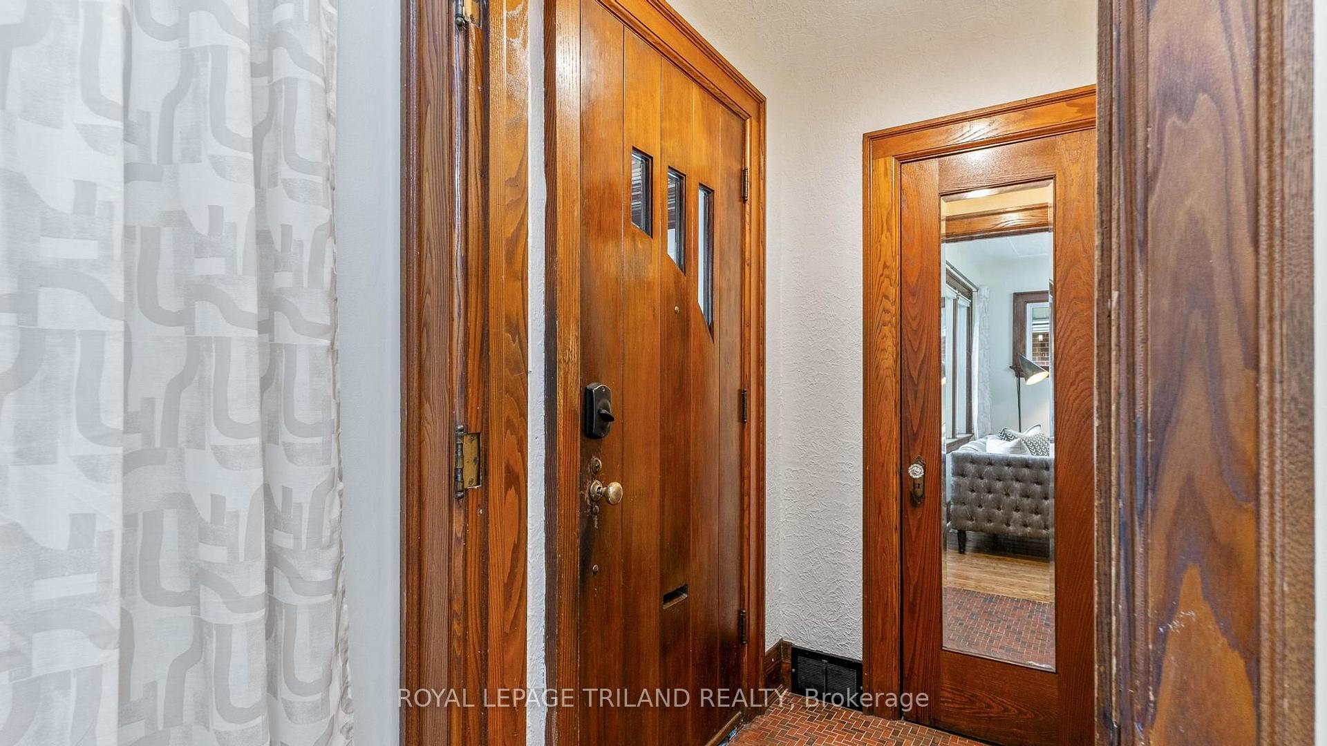 Photo 3 of 282 Cathcart Street, London, South G — HOMEH