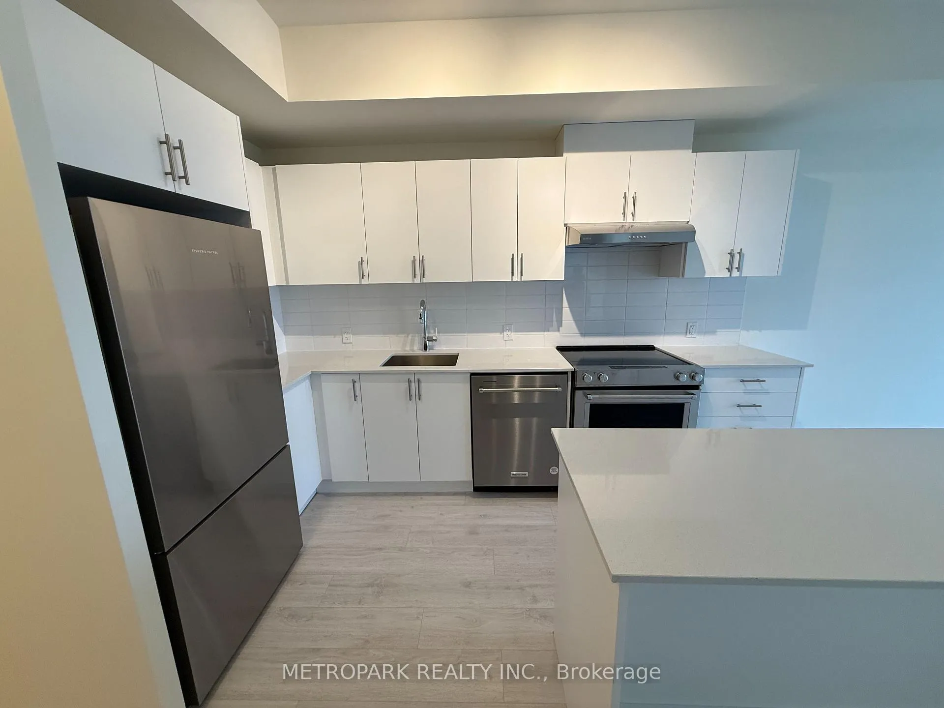 Photo 7 of Unit 1705, 8960 Jane Street E, Vaughan, Concord — HOMEH