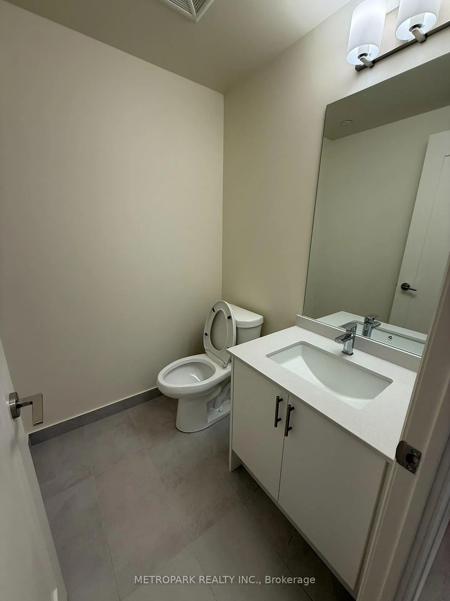 Photo 10 of Unit 1705, 8960 Jane Street E, Vaughan, Concord — HOMEH
