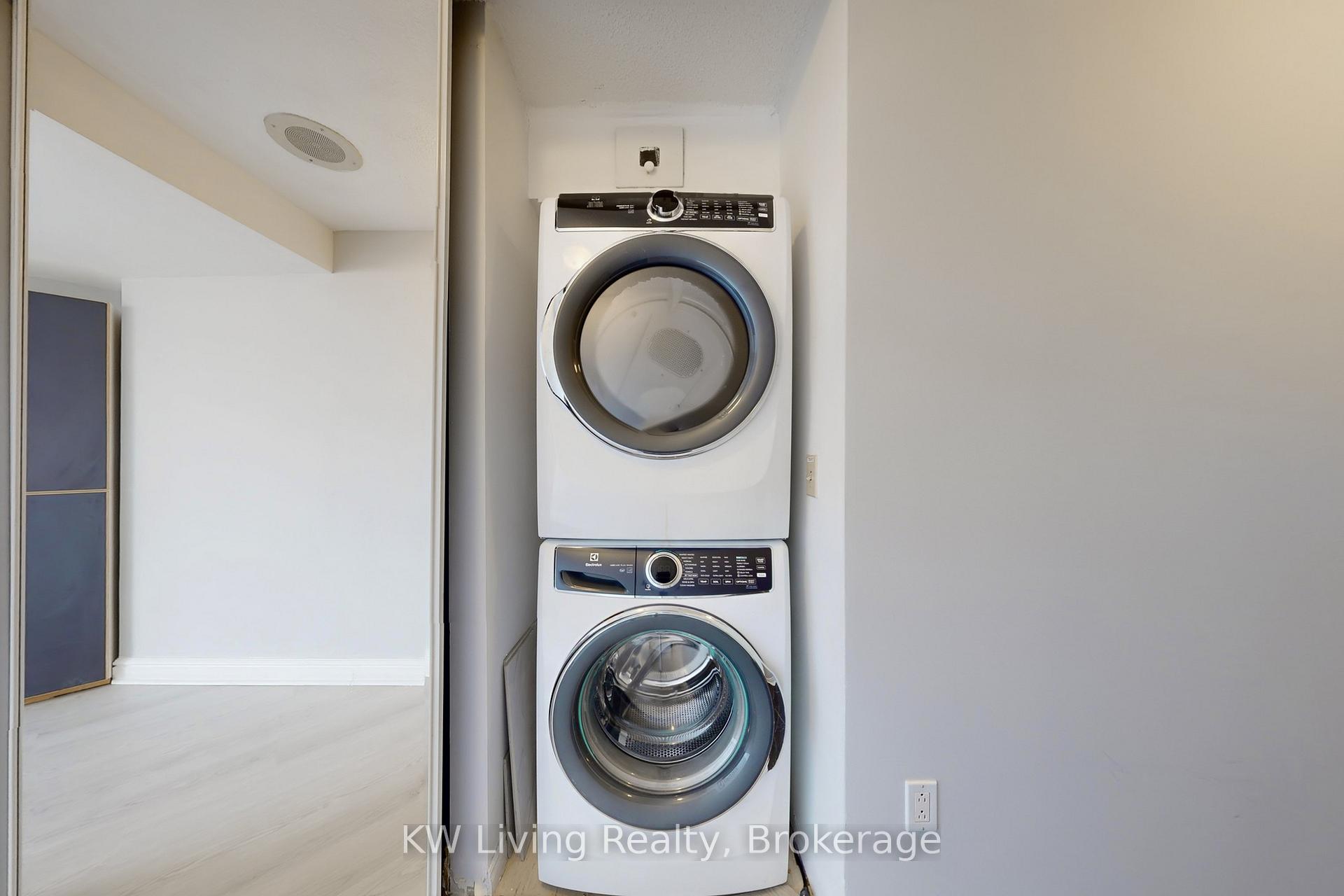 Photo 22 of Unit 2309, 7 Concorde Place, North York, Banbury-Don Mills — HOMEH