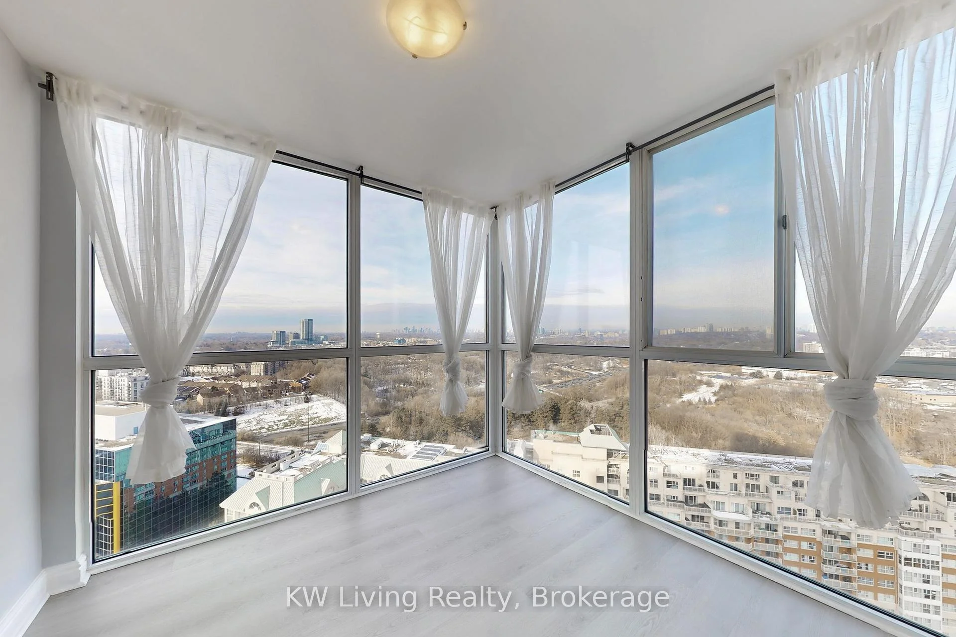 Photo 16 of Unit 2309, 7 Concorde Place, North York, Banbury-Don Mills — HOMEH