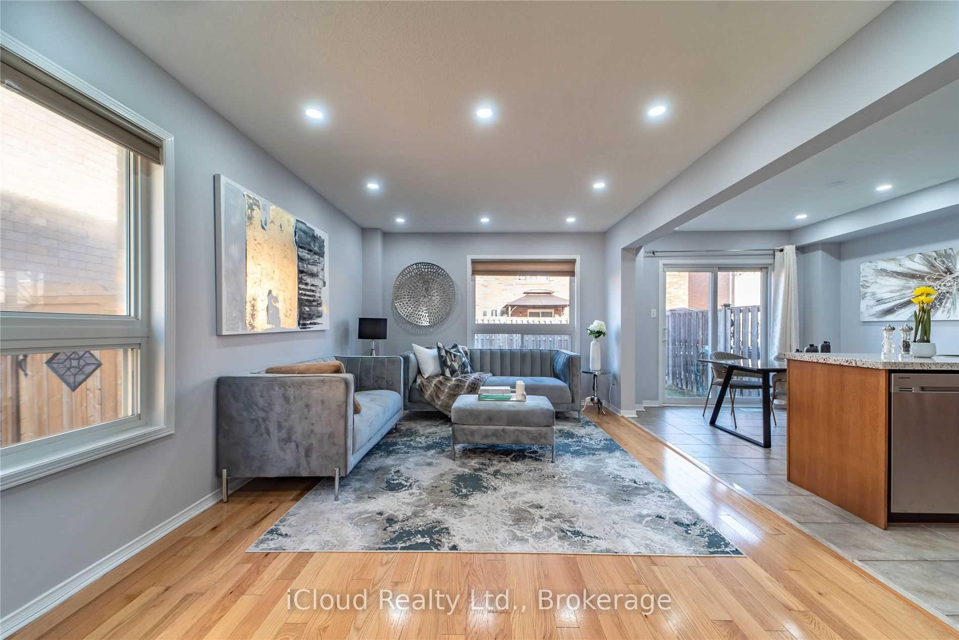 Photo 5 of 27 Hollingsworth Circle, Brampton, Fletcher's Meadow — HOMEH