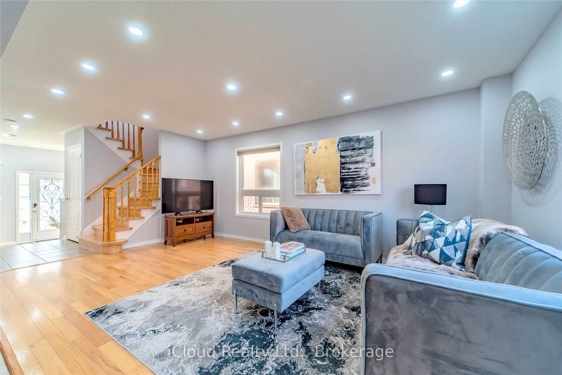 Photo 6 of 27 Hollingsworth Circle, Brampton, Fletcher's Meadow — HOMEH