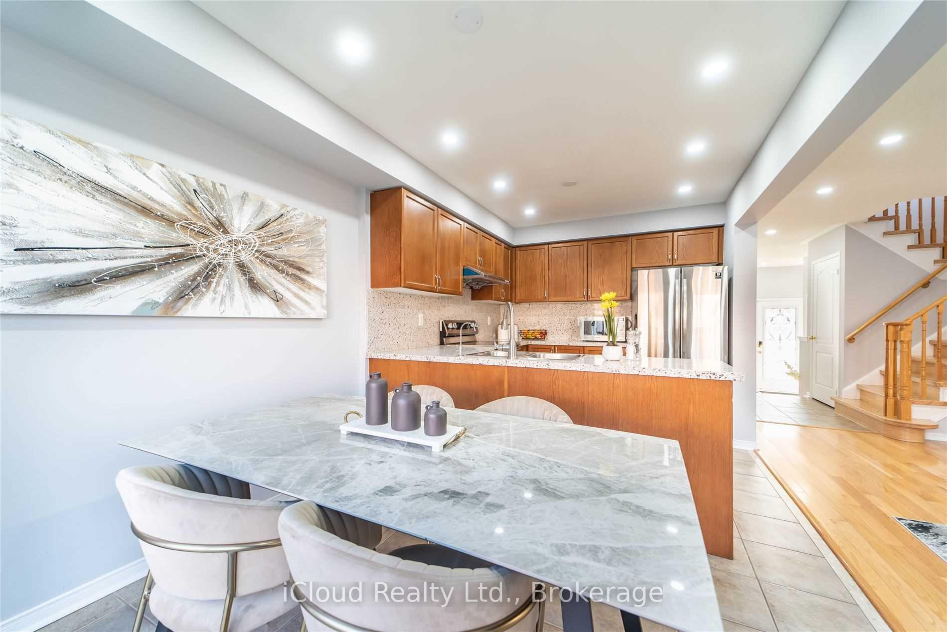 Photo 15 of 27 Hollingsworth Circle, Brampton, Fletcher's Meadow — HOMEH