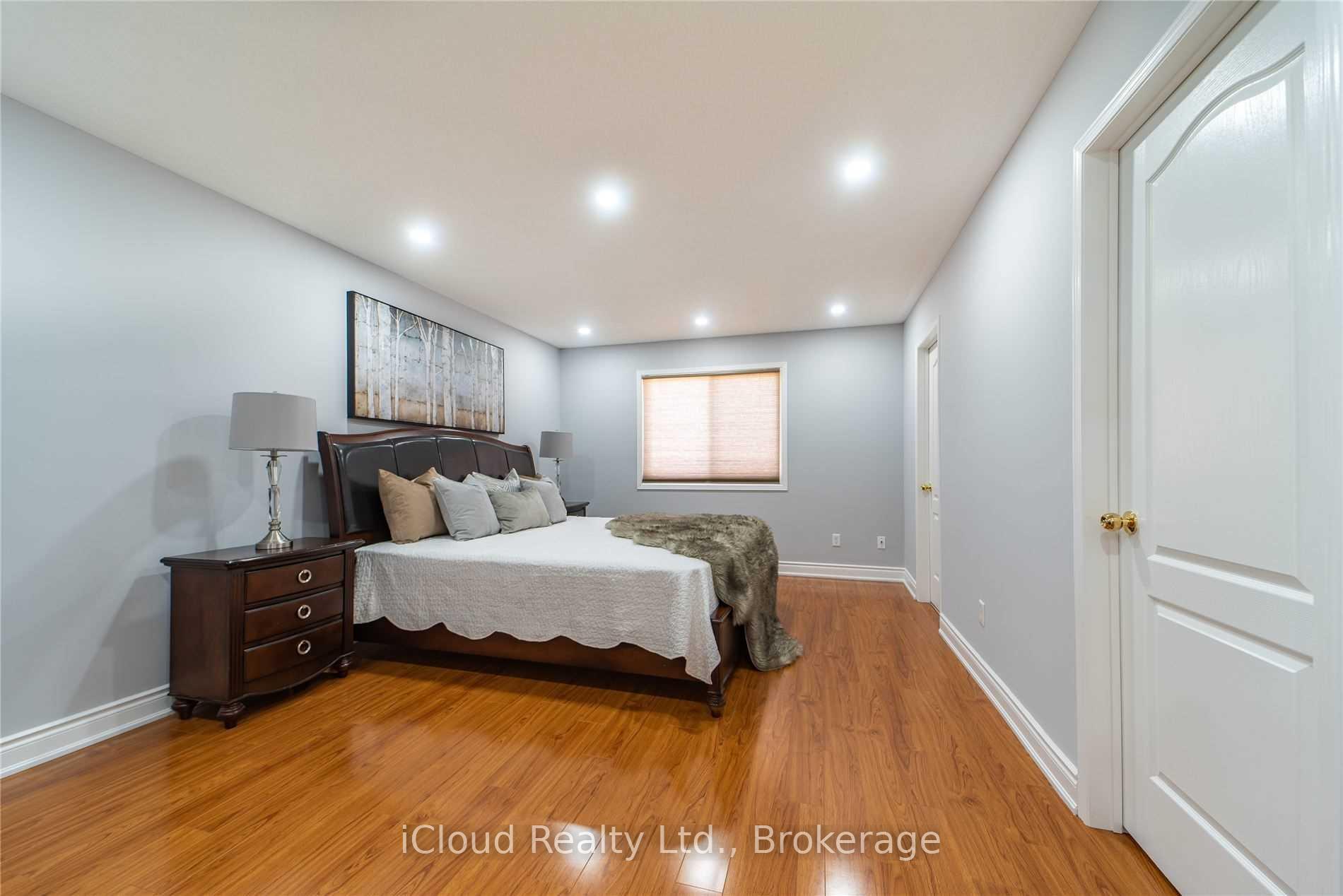 Photo 19 of 27 Hollingsworth Circle, Brampton, Fletcher's Meadow — HOMEH