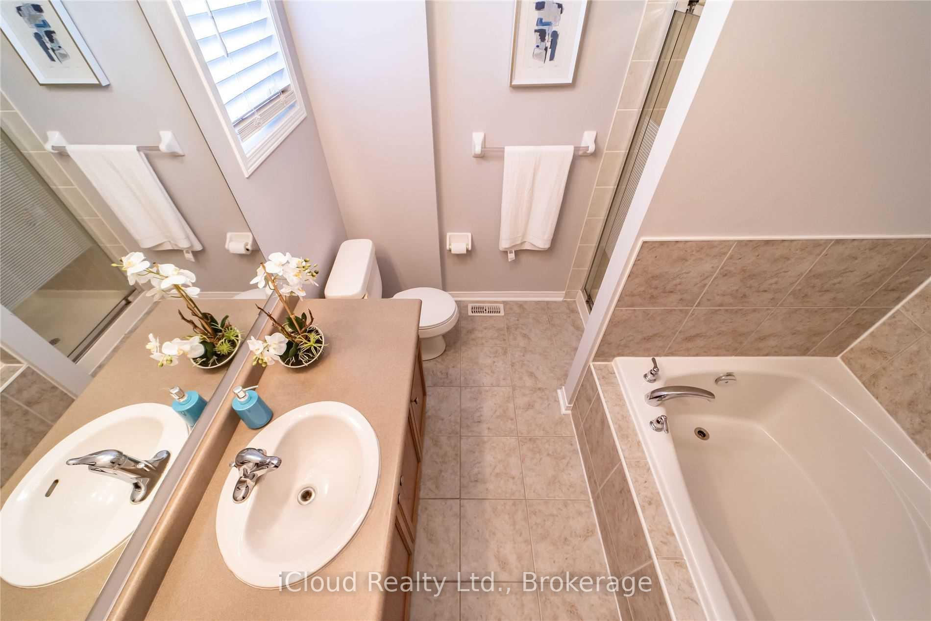 Photo 23 of 27 Hollingsworth Circle, Brampton, Fletcher's Meadow — HOMEH
