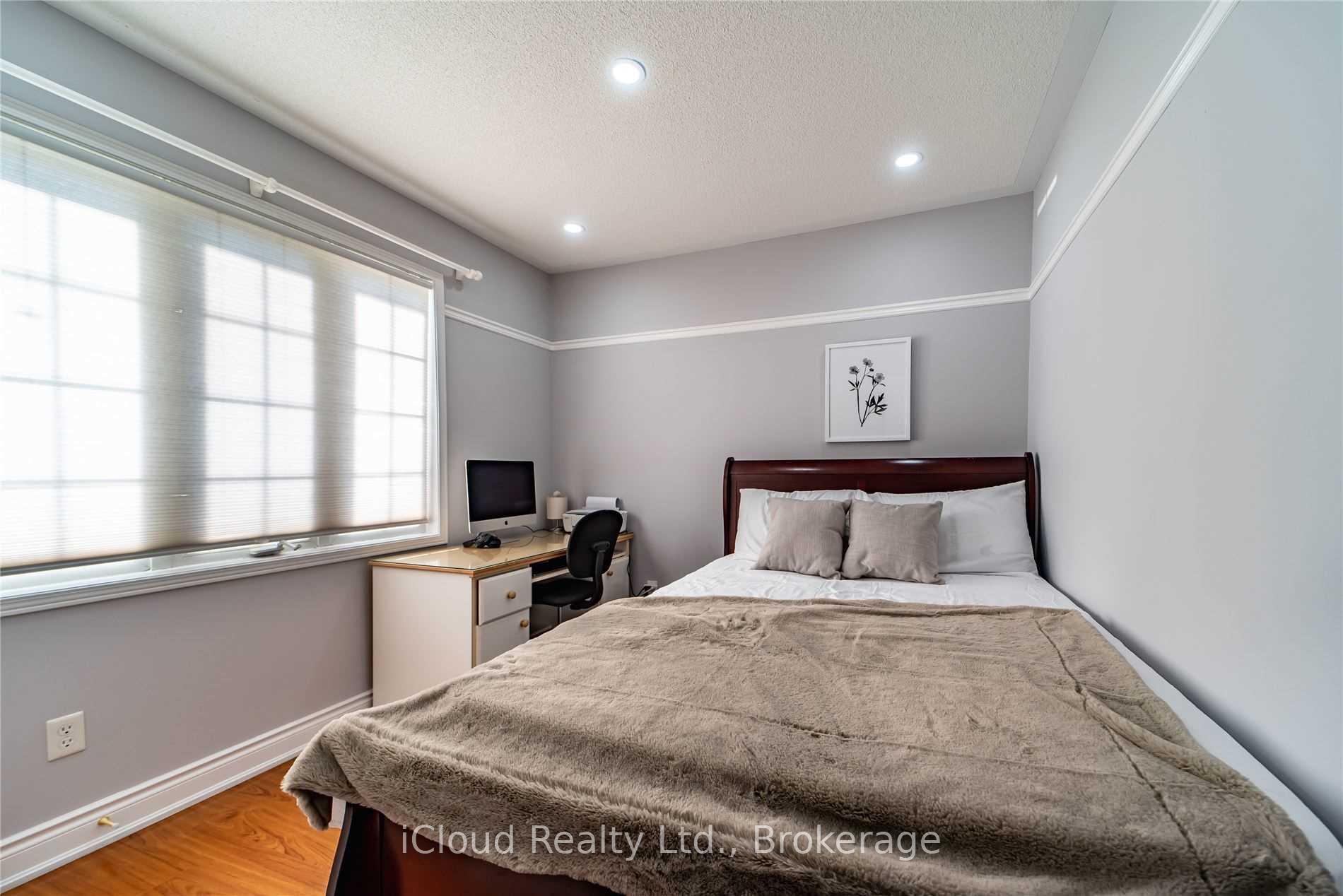 Photo 25 of 27 Hollingsworth Circle, Brampton, Fletcher's Meadow — HOMEH