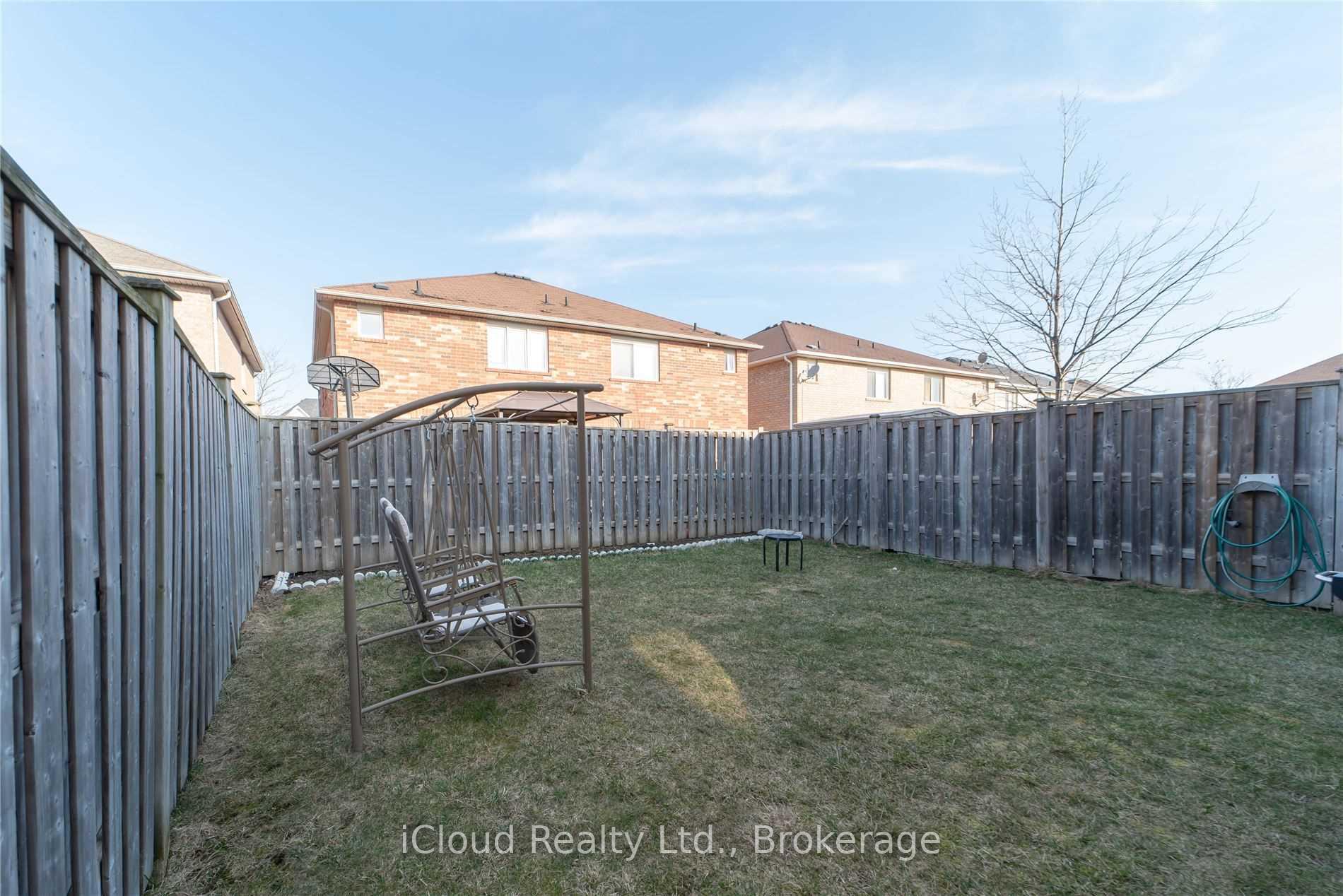 Photo 28 of 27 Hollingsworth Circle, Brampton, Fletcher's Meadow — HOMEH