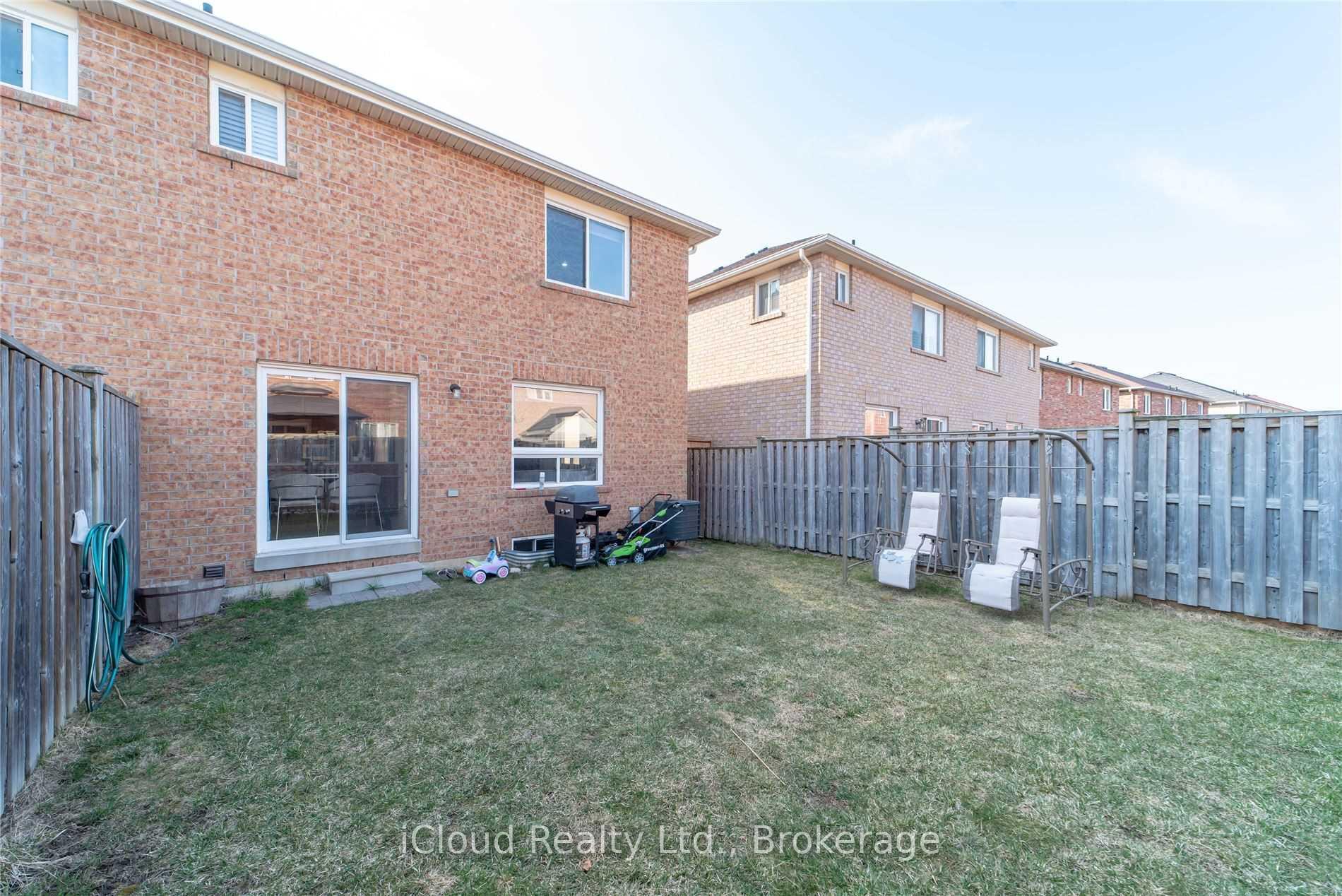 Photo 29 of 27 Hollingsworth Circle, Brampton, Fletcher's Meadow — HOMEH