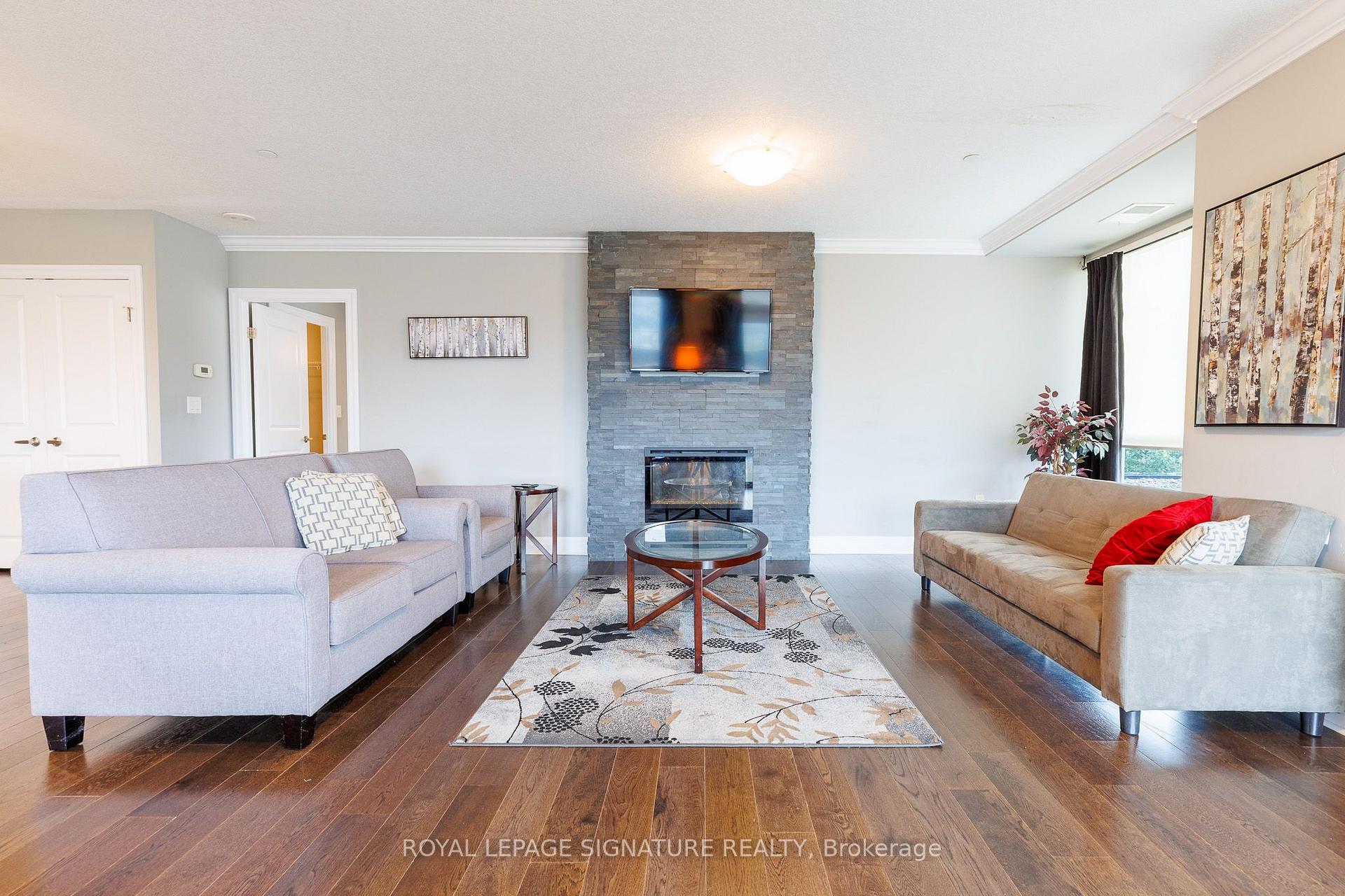 Photo 12 of Unit 211, 240 Villagewalk Boulevard, London, North R — HOMEH