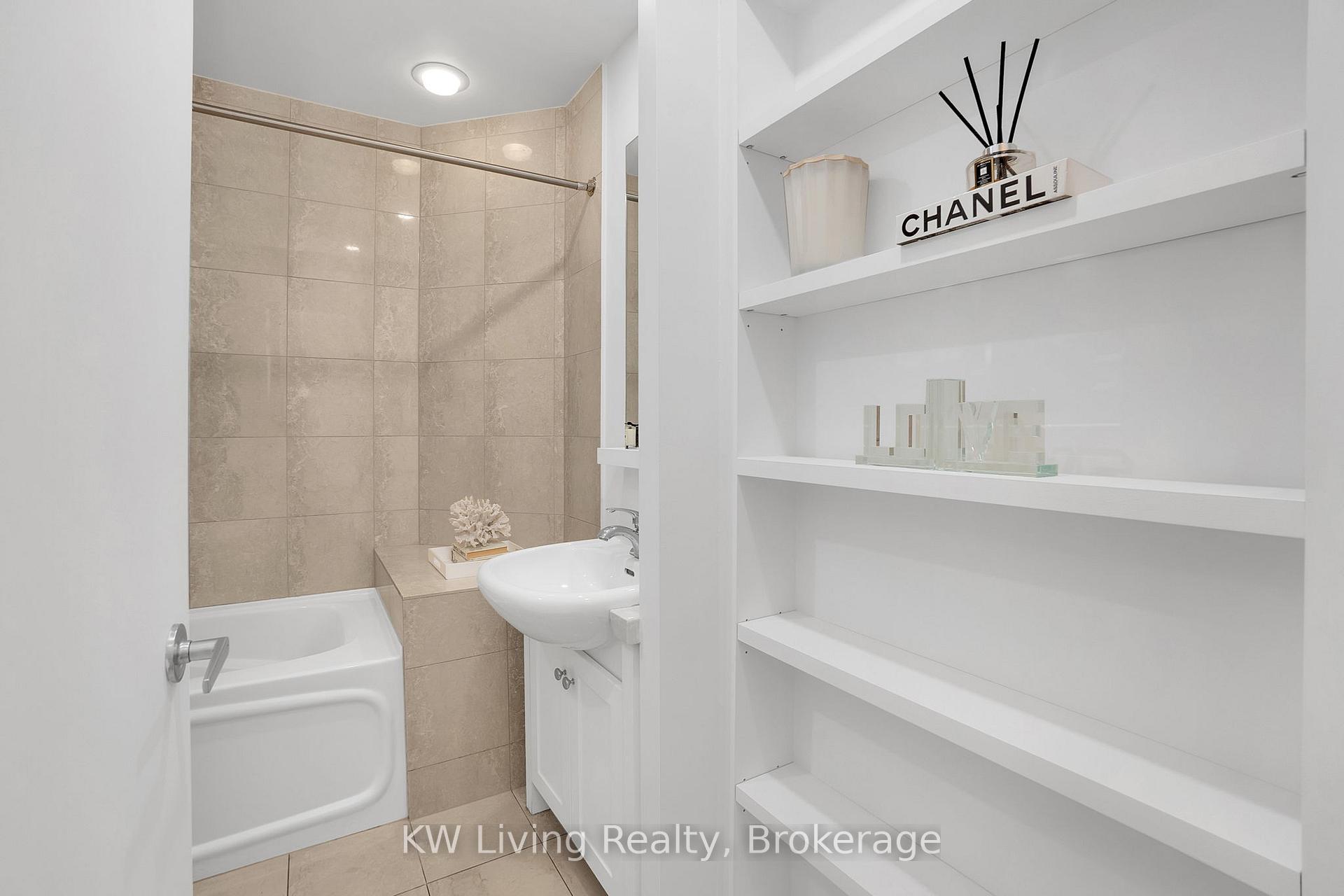 Photo 7 of Unit 2111, 208 Queens Quay W, Toronto, Waterfront Communities — HOMEH