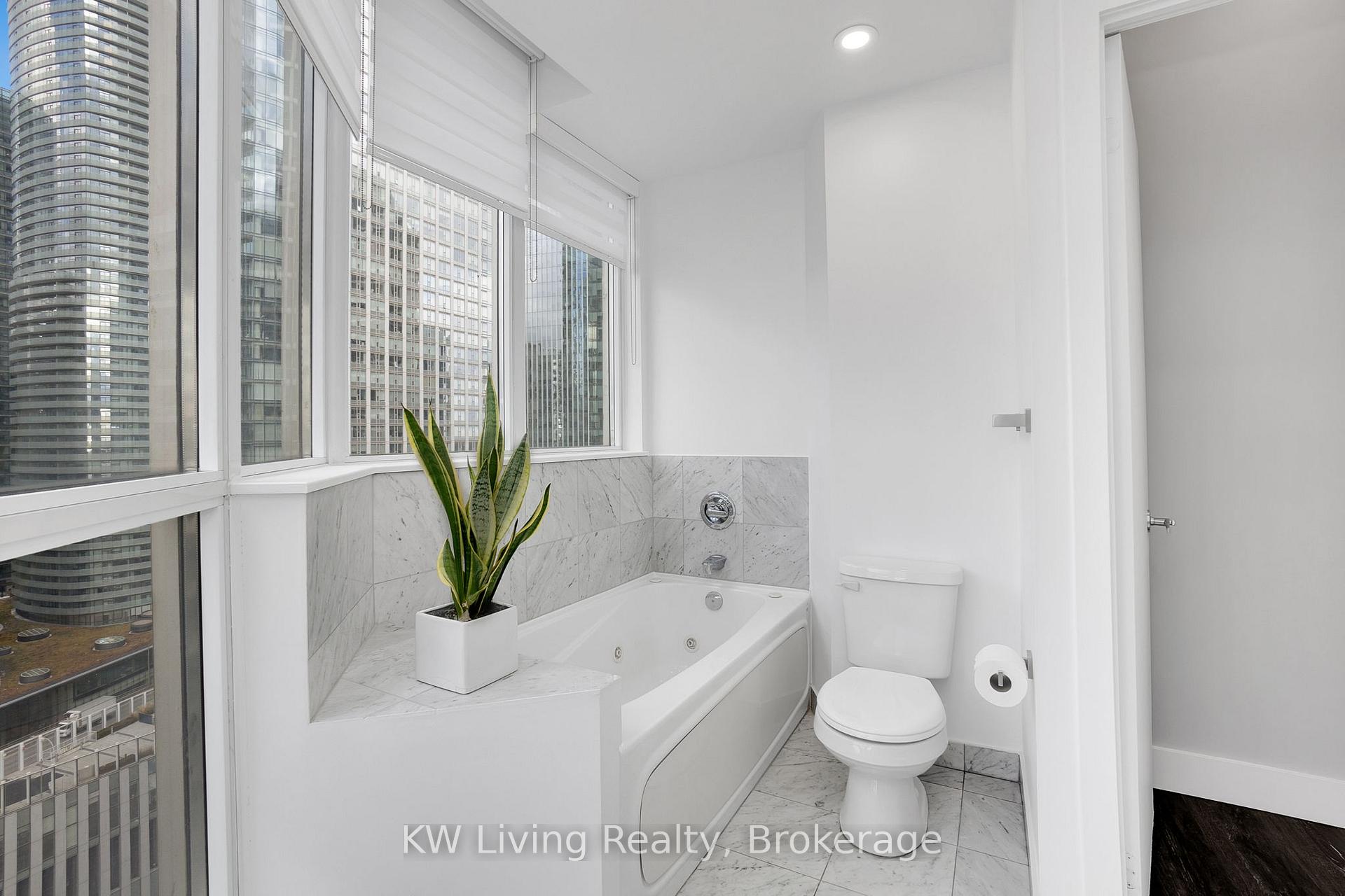Photo 10 of Unit 2111, 208 Queens Quay W, Toronto, Waterfront Communities — HOMEH