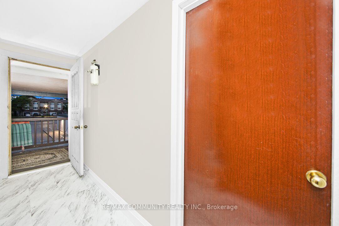 Photo 5 of Unit 2, 1130 King Street E, Cambridge, Preston South — HOMEH