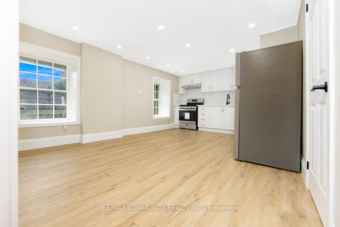 Photo 6 of Unit 2, 1130 King Street E, Cambridge, Preston South — HOMEH