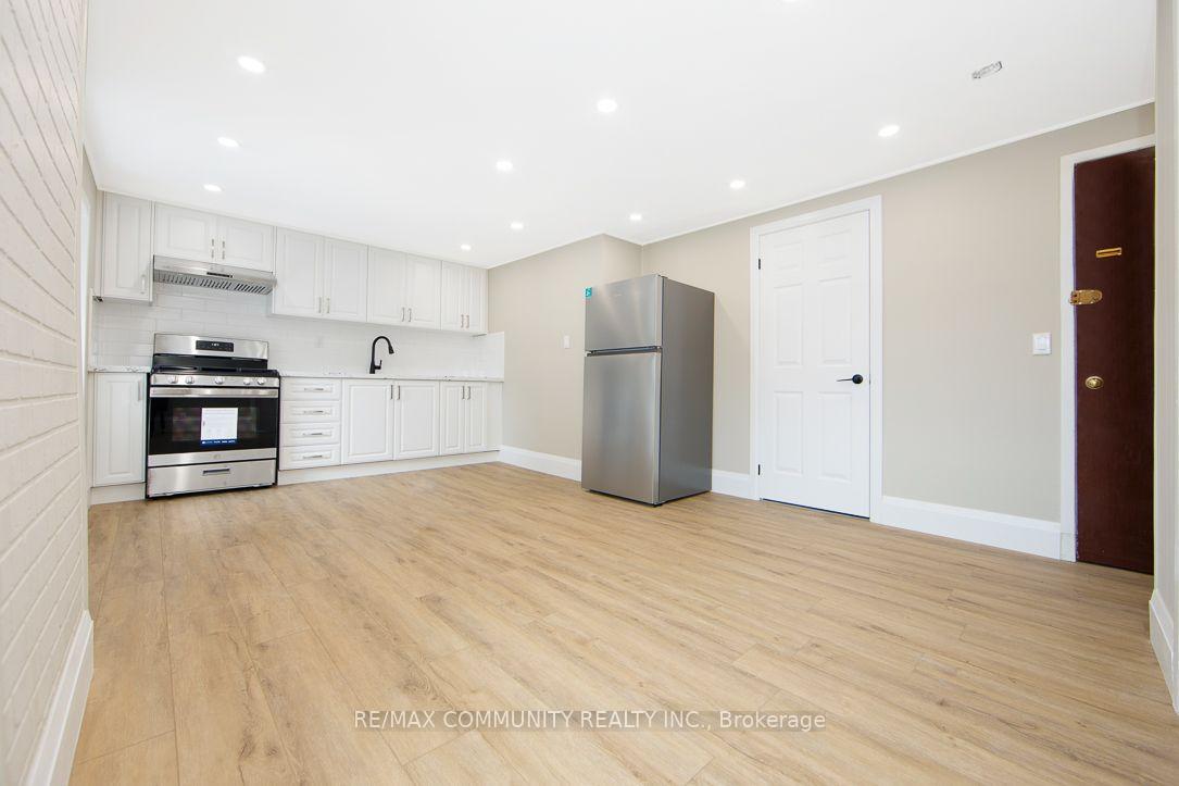 Photo 7 of Unit 2, 1130 King Street E, Cambridge, Preston South — HOMEH