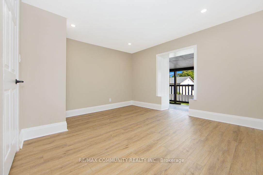 Photo 10 of Unit 2, 1130 King Street E, Cambridge, Preston South — HOMEH