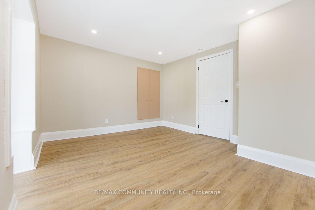 Photo 11 of Unit 2, 1130 King Street E, Cambridge, Preston South — HOMEH