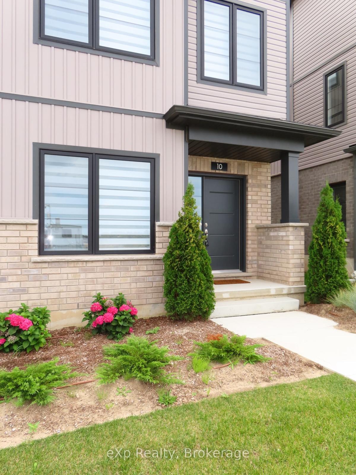 Photo 3 of 10 Balladry Boulevard, Stratford — HOMEH