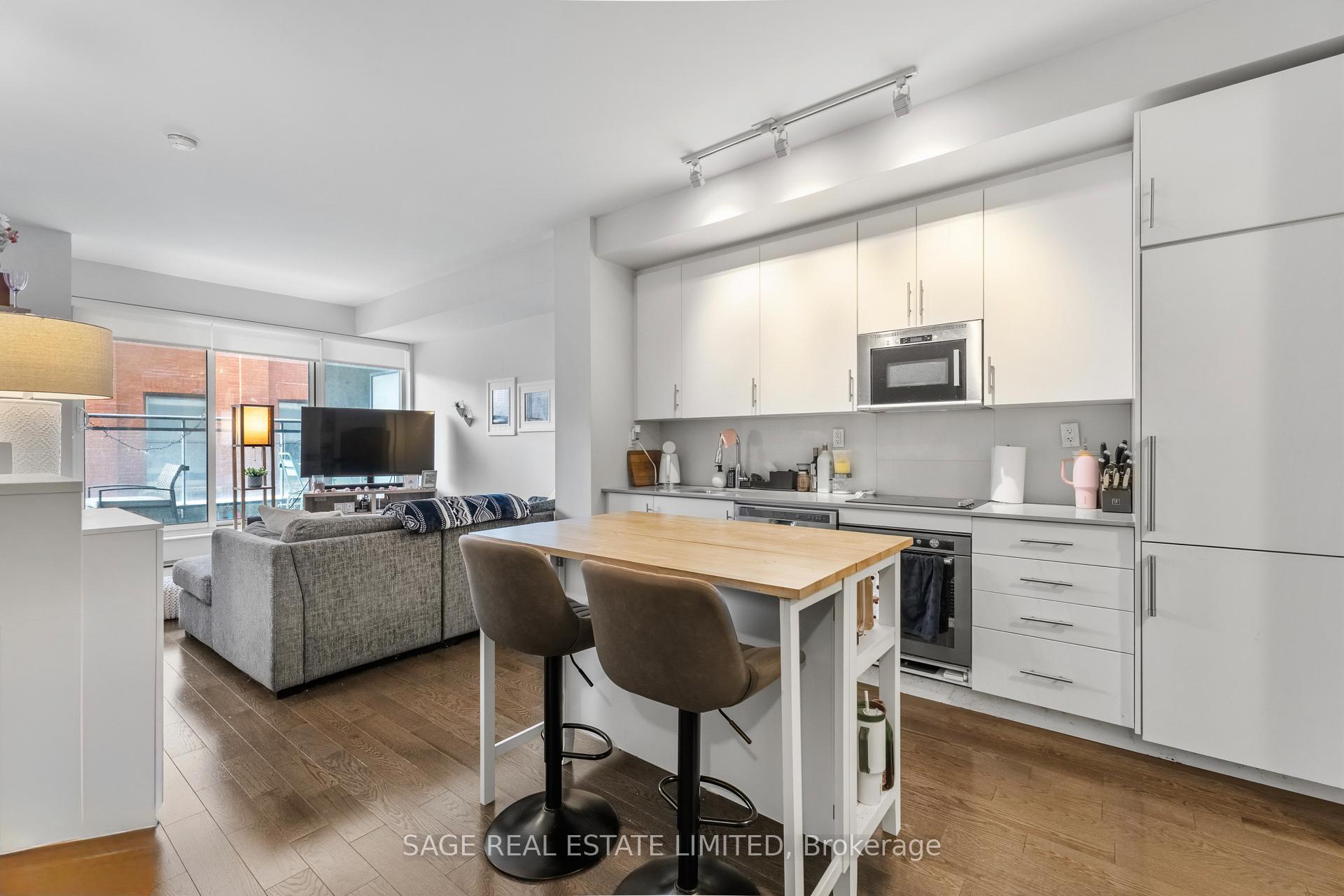Front of Unit 309, 460 Adelaide Street E