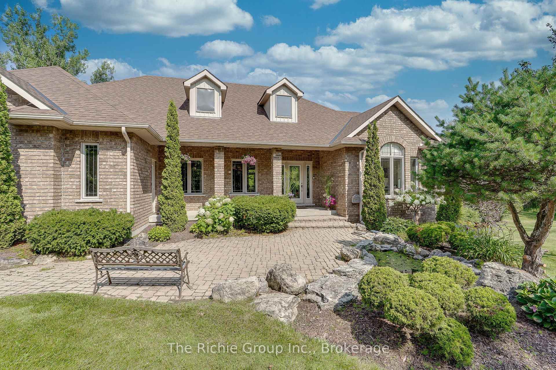 Photo 3 of 14 Briarwood Drive, Caledon, Rural Caledon — HOMEH