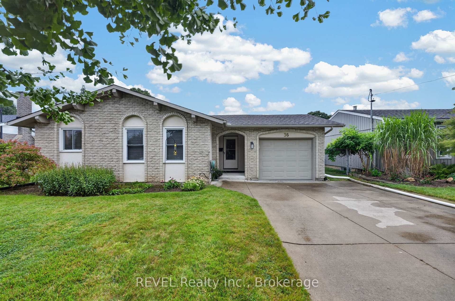 Photo 1 of 36 Manor Road, St. Catharines, Vine/Linwell — HOMEH