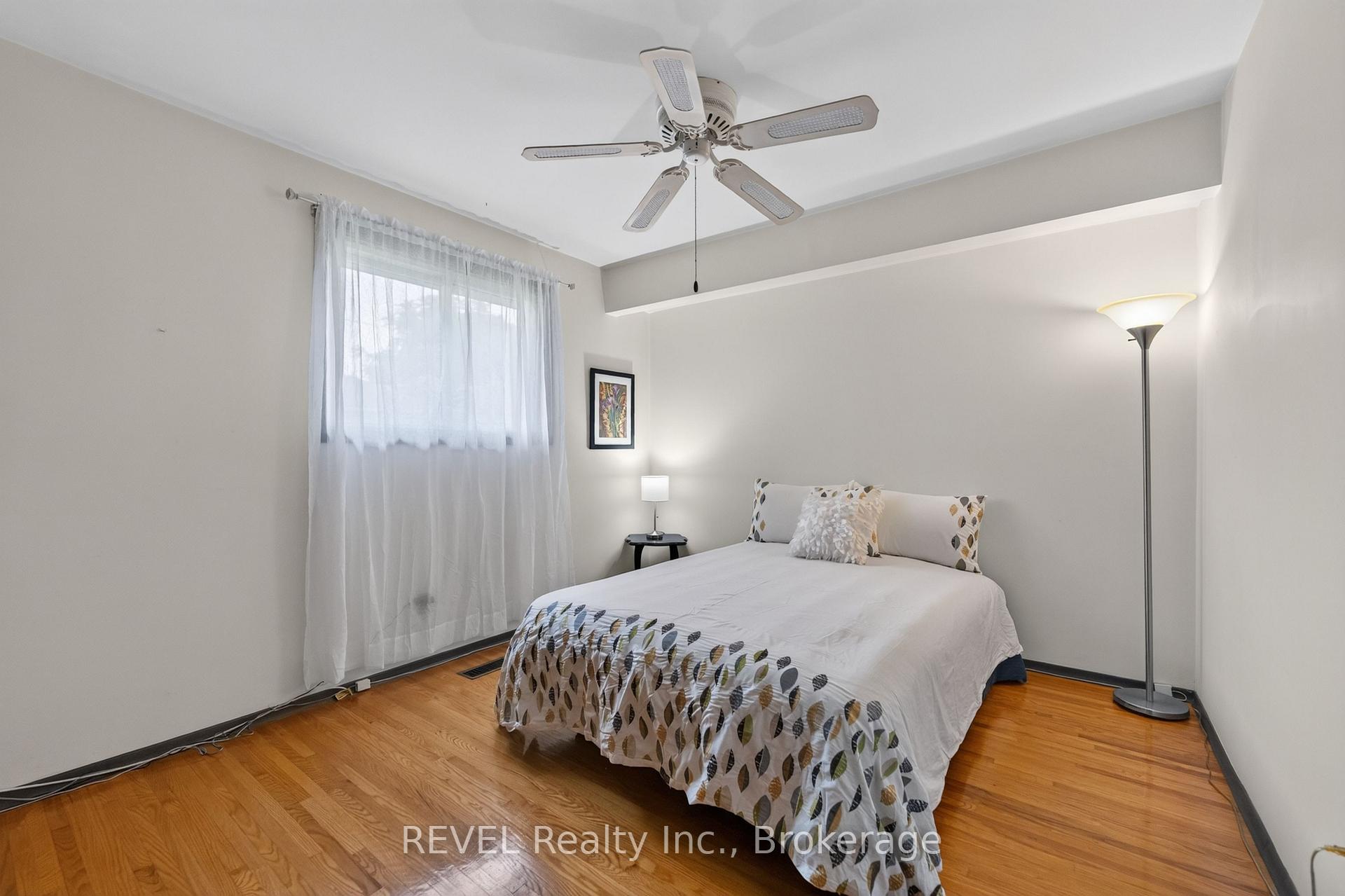 Photo 8 of 36 Manor Road, St. Catharines, Vine/Linwell — HOMEH