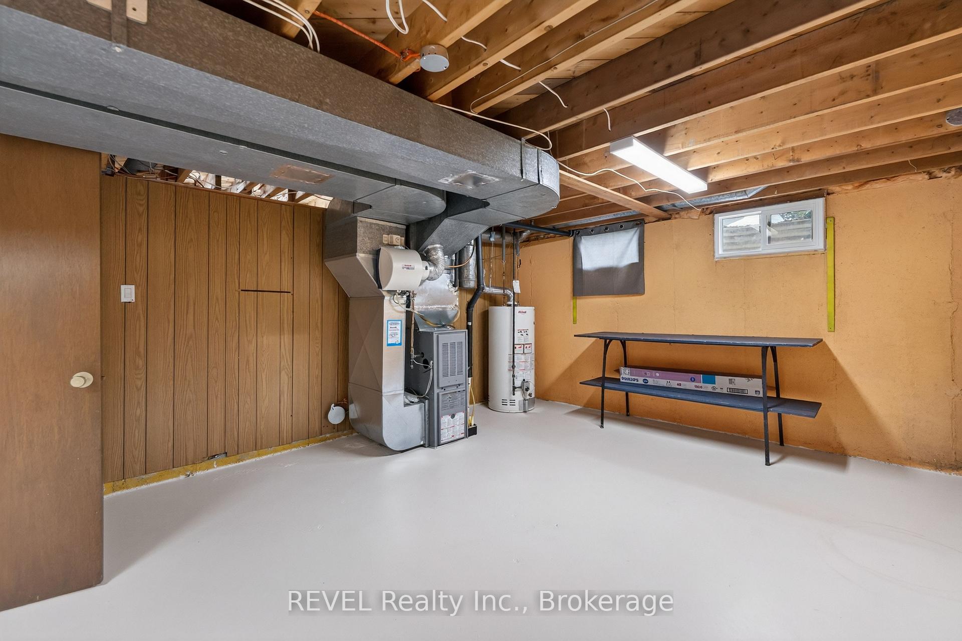 Photo 15 of 36 Manor Road, St. Catharines, Vine/Linwell — HOMEH