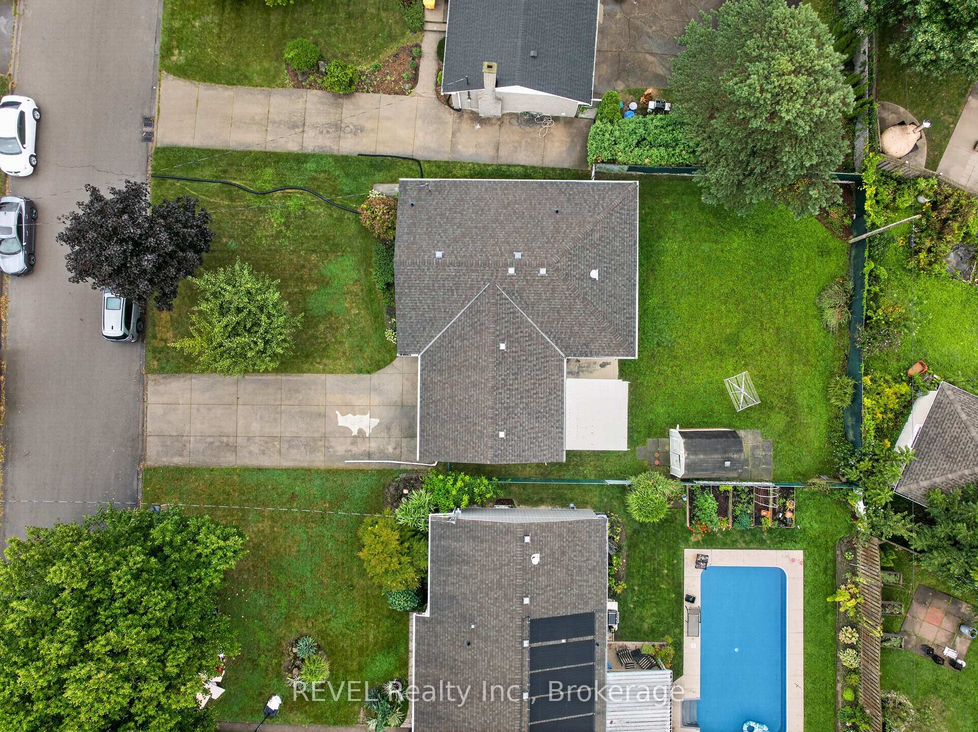 Photo 20 of 36 Manor Road, St. Catharines, Vine/Linwell — HOMEH