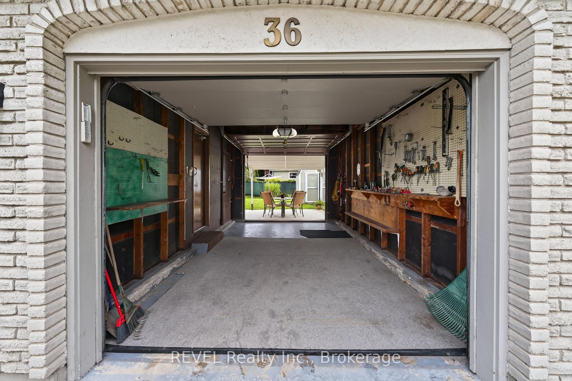 Photo 23 of 36 Manor Road, St. Catharines, Vine/Linwell — HOMEH