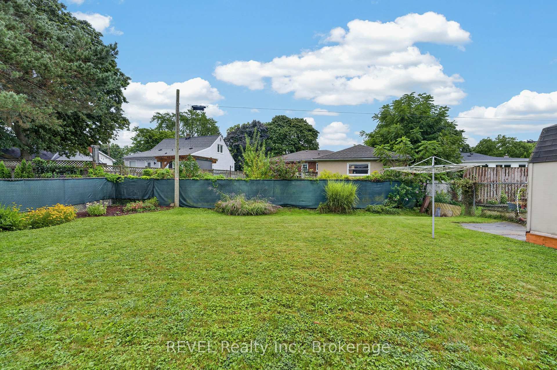 Photo 27 of 36 Manor Road, St. Catharines, Vine/Linwell — HOMEH
