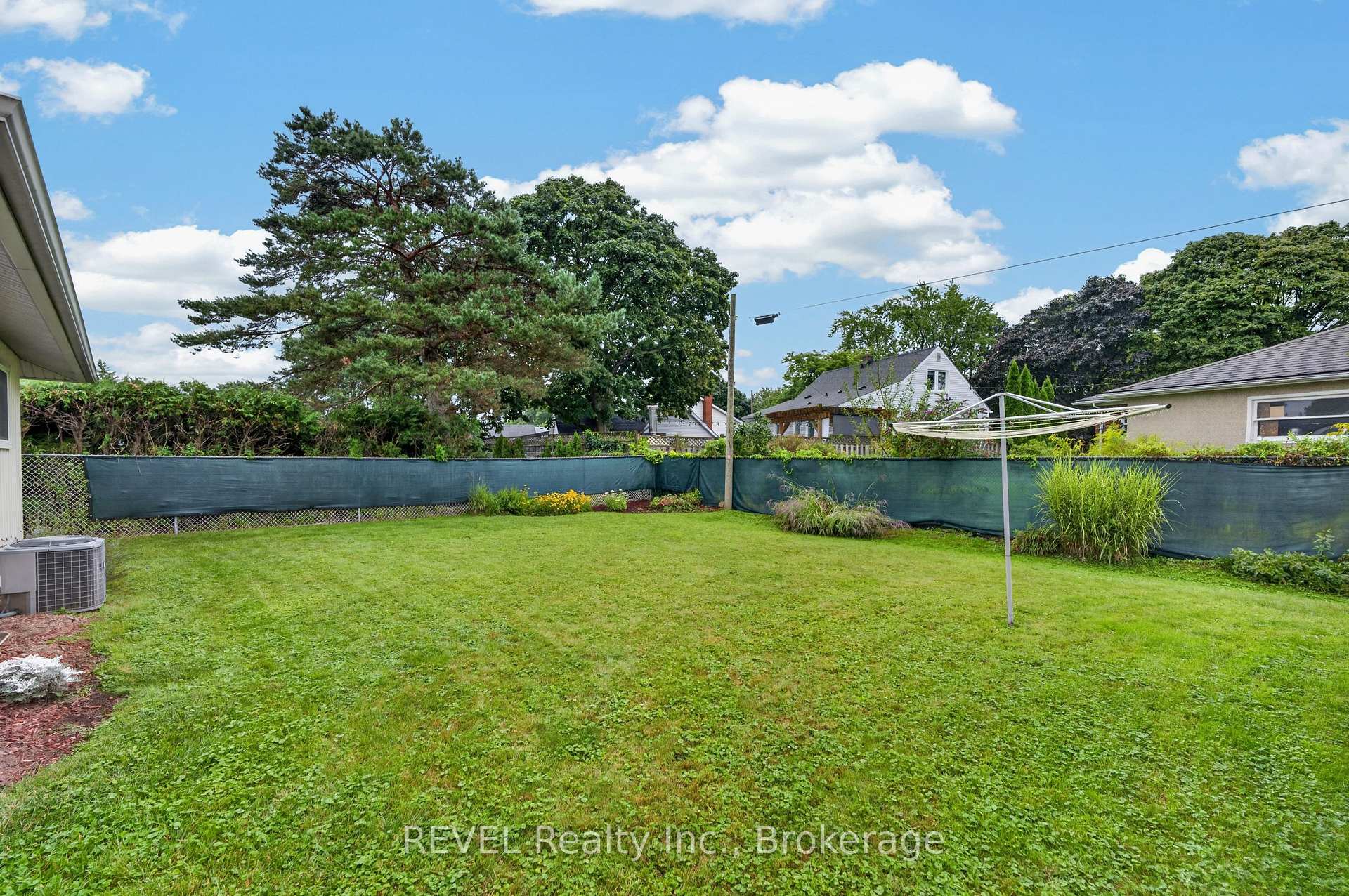 Photo 29 of 36 Manor Road, St. Catharines, Vine/Linwell — HOMEH