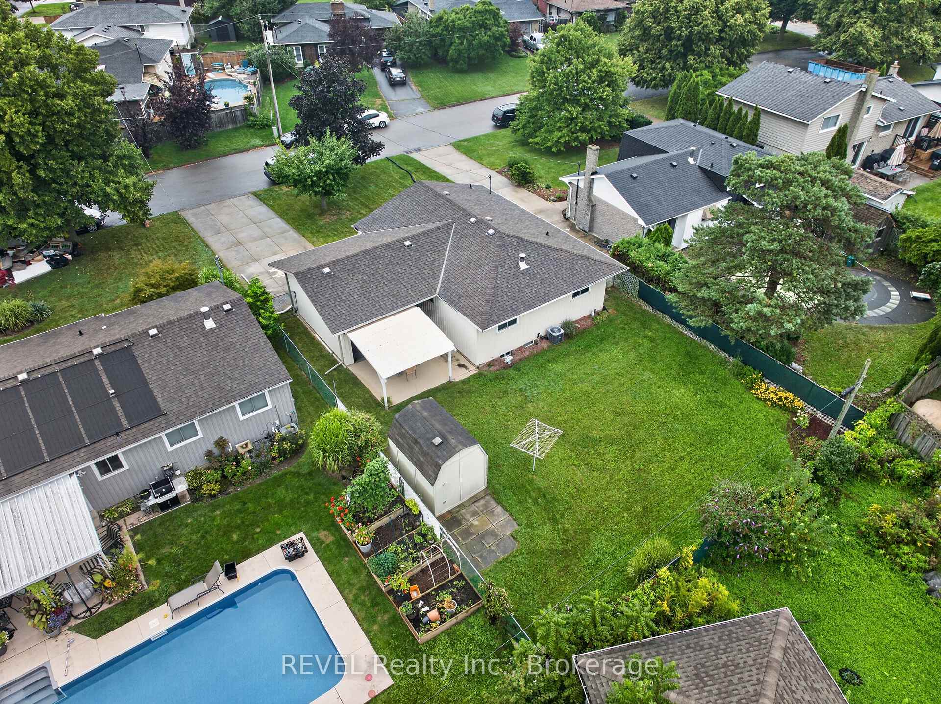 Photo 31 of 36 Manor Road, St. Catharines, Vine/Linwell — HOMEH