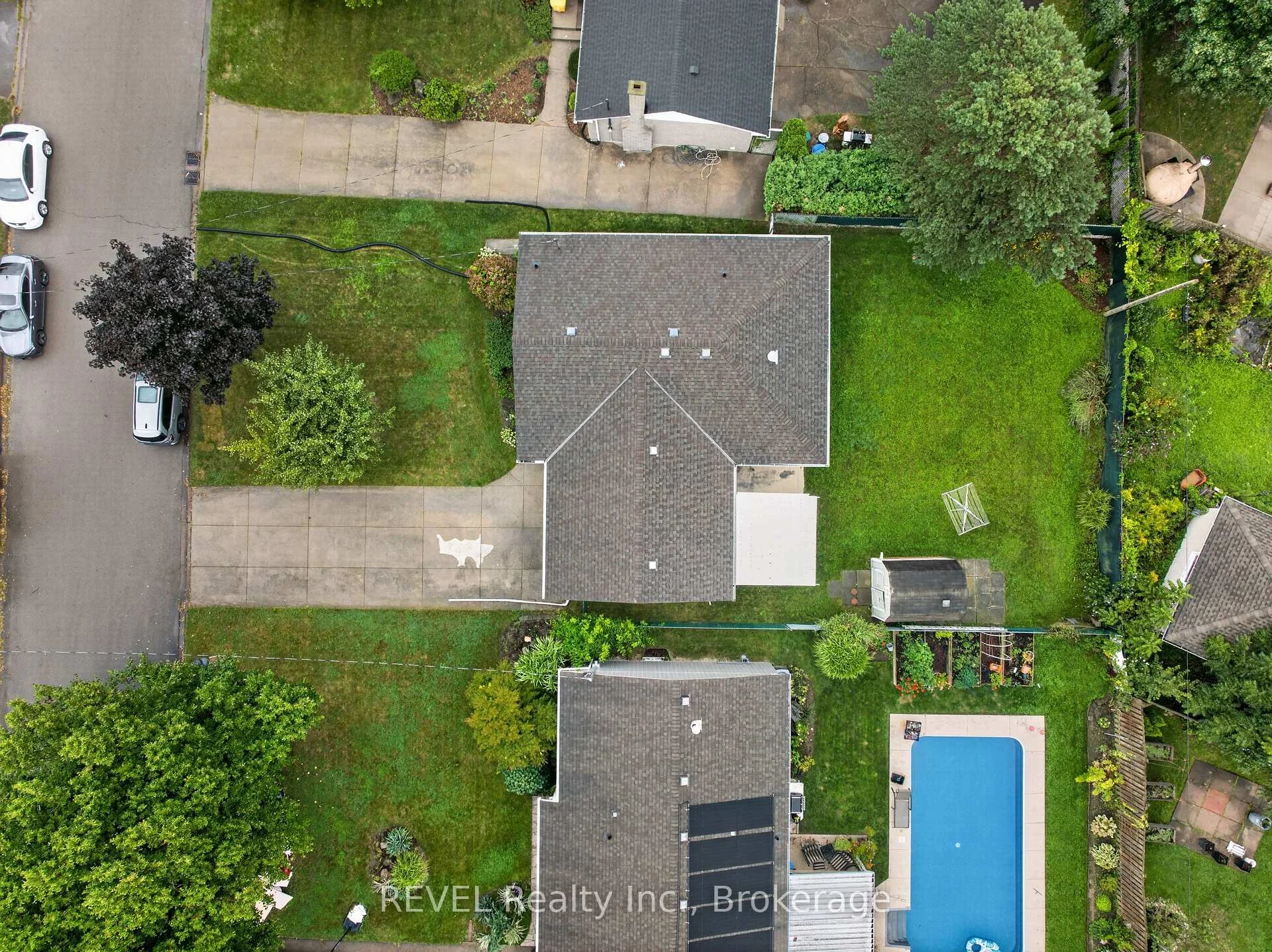Photo 32 of 36 Manor Road, St. Catharines, Vine/Linwell — HOMEH