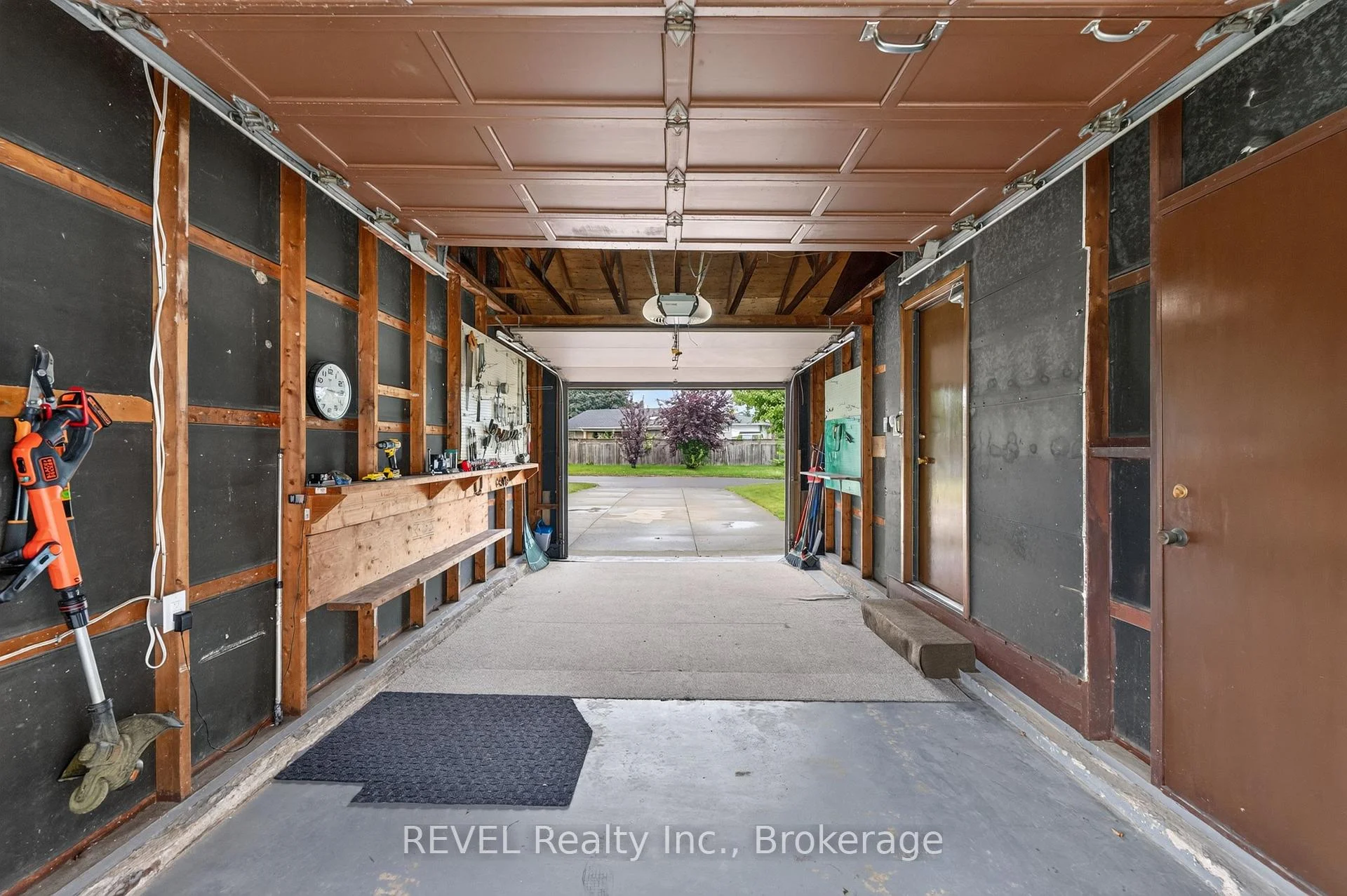 Photo 34 of 36 Manor Road, St. Catharines, Vine/Linwell — HOMEH