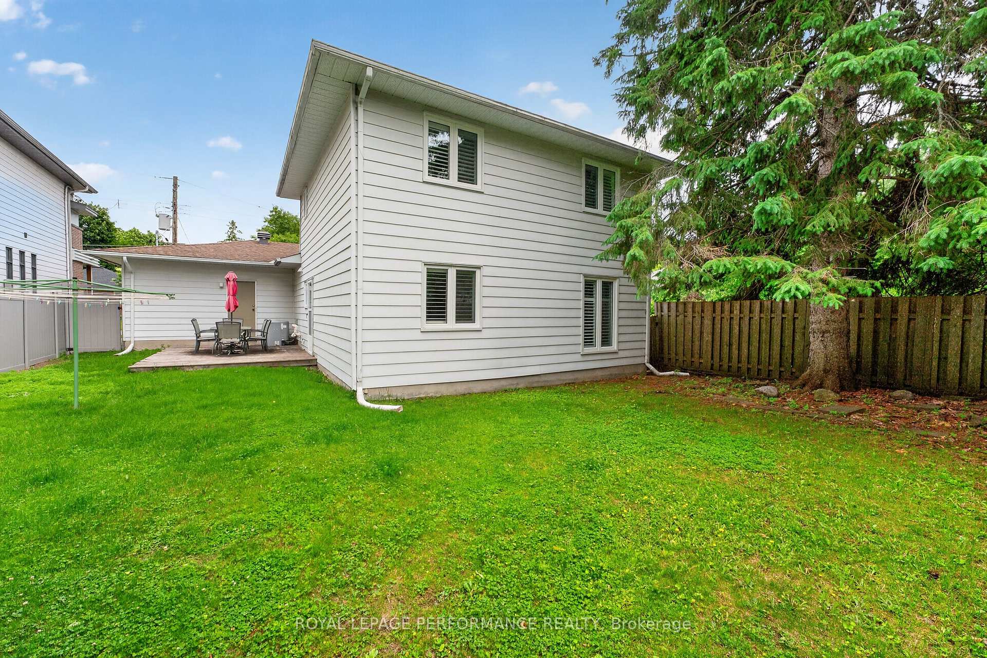 Photo 2 of 270 Compton Avenue, Ottawa, Woodroffe — HOMEH