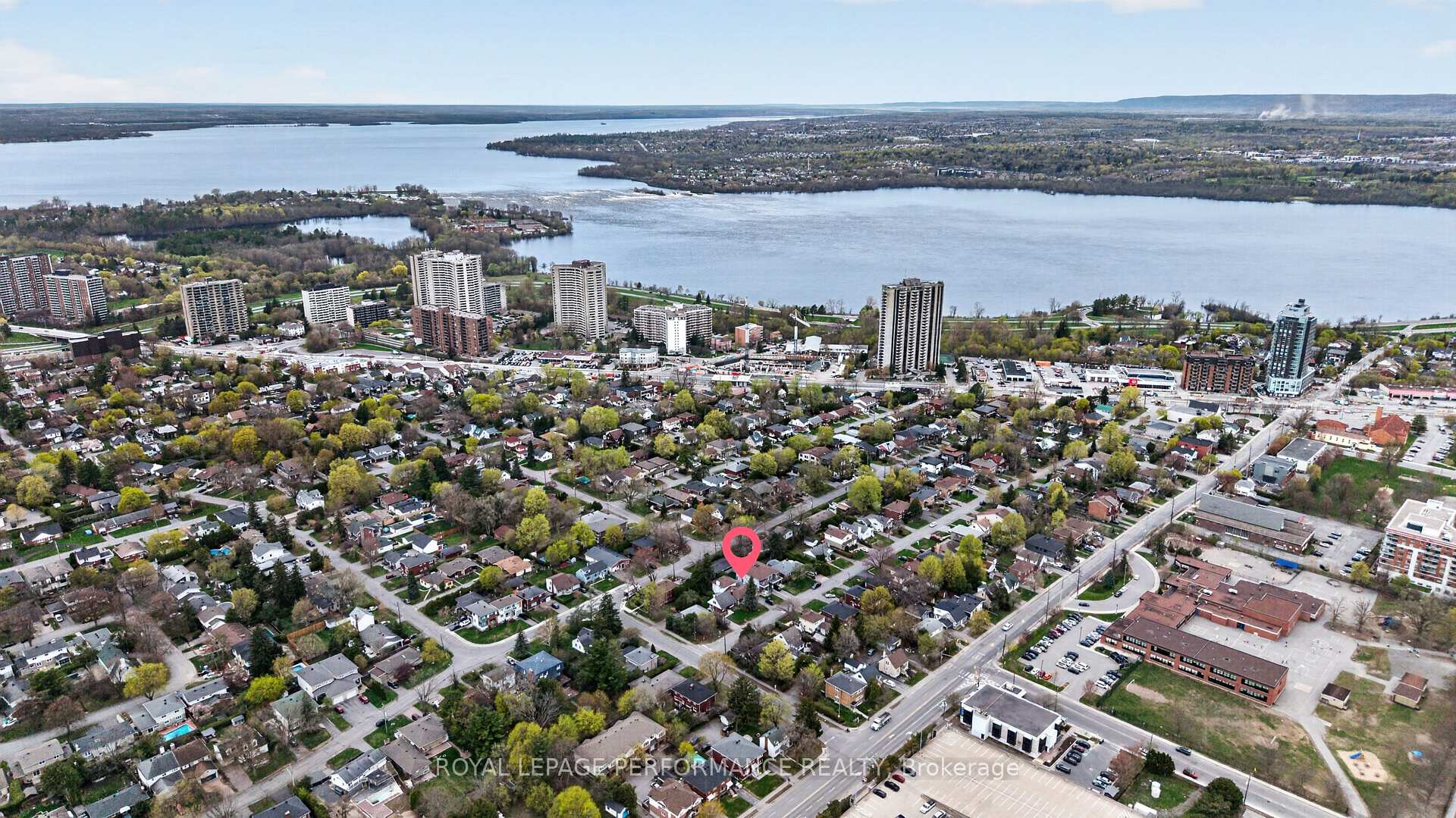 Photo 3 of 270 Compton Avenue, Ottawa, Woodroffe — HOMEH