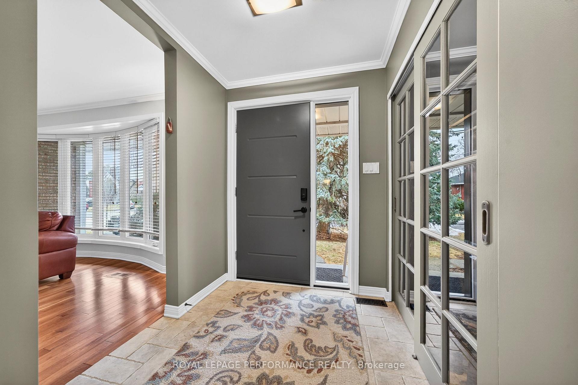 Photo 4 of 270 Compton Avenue, Ottawa, Woodroffe — HOMEH