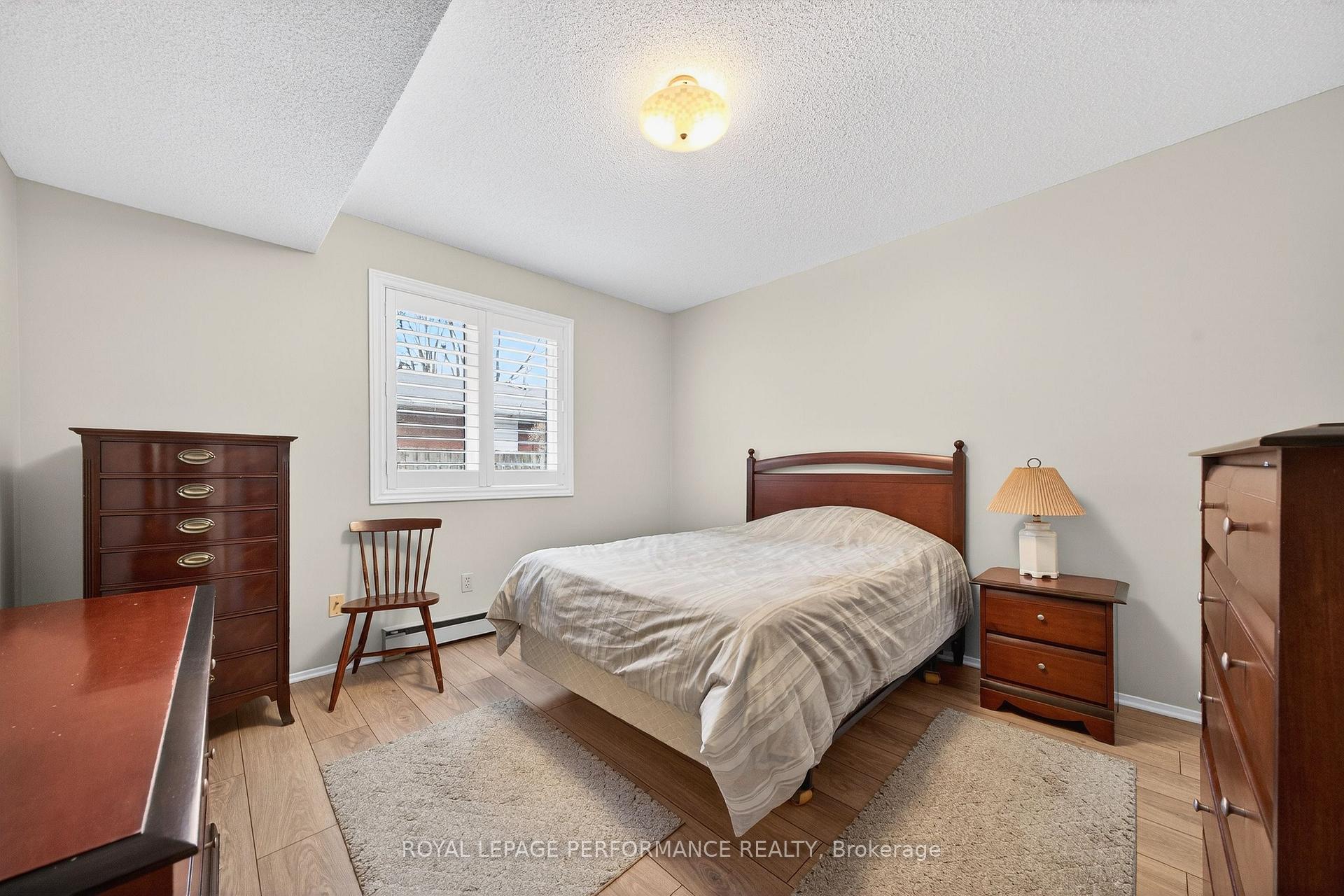 Photo 17 of 270 Compton Avenue, Ottawa, Woodroffe — HOMEH