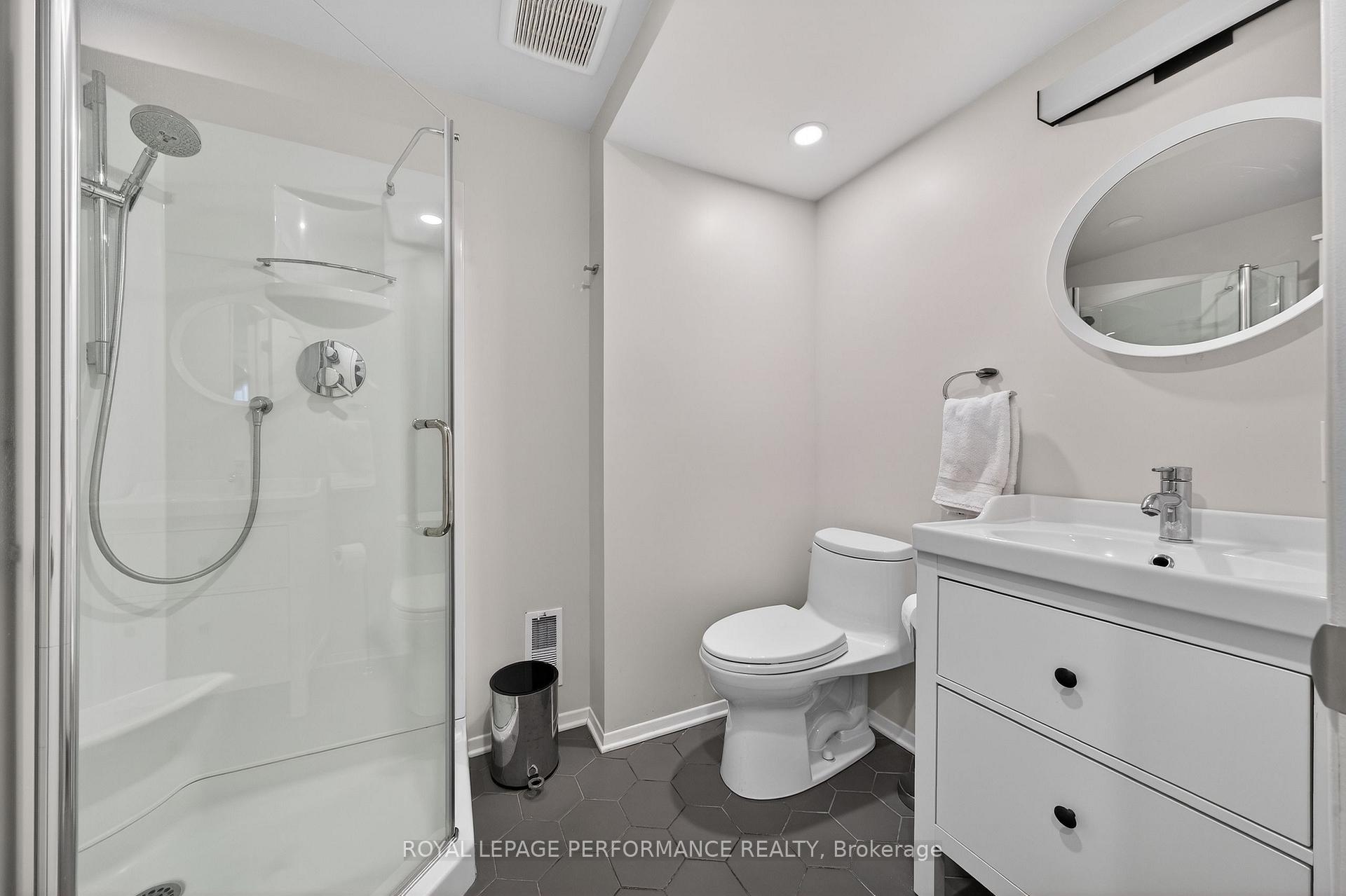 Photo 18 of 270 Compton Avenue, Ottawa, Woodroffe — HOMEH