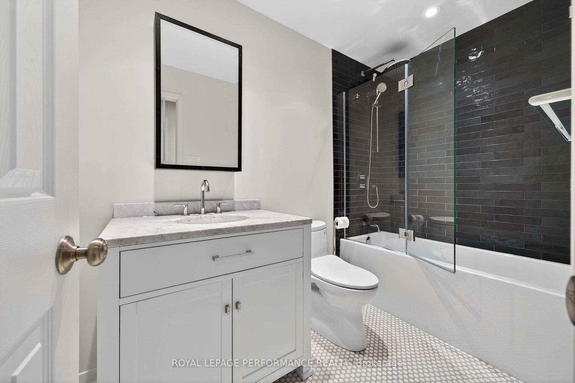 Photo 31 of 270 Compton Avenue, Ottawa, Woodroffe — HOMEH