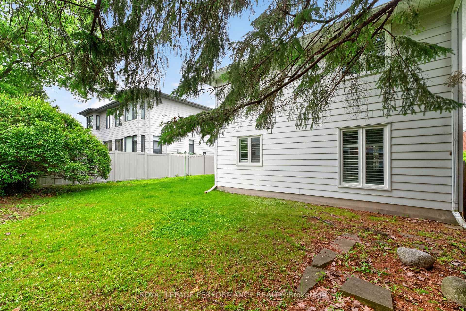 Photo 35 of 270 Compton Avenue, Ottawa, Woodroffe — HOMEH