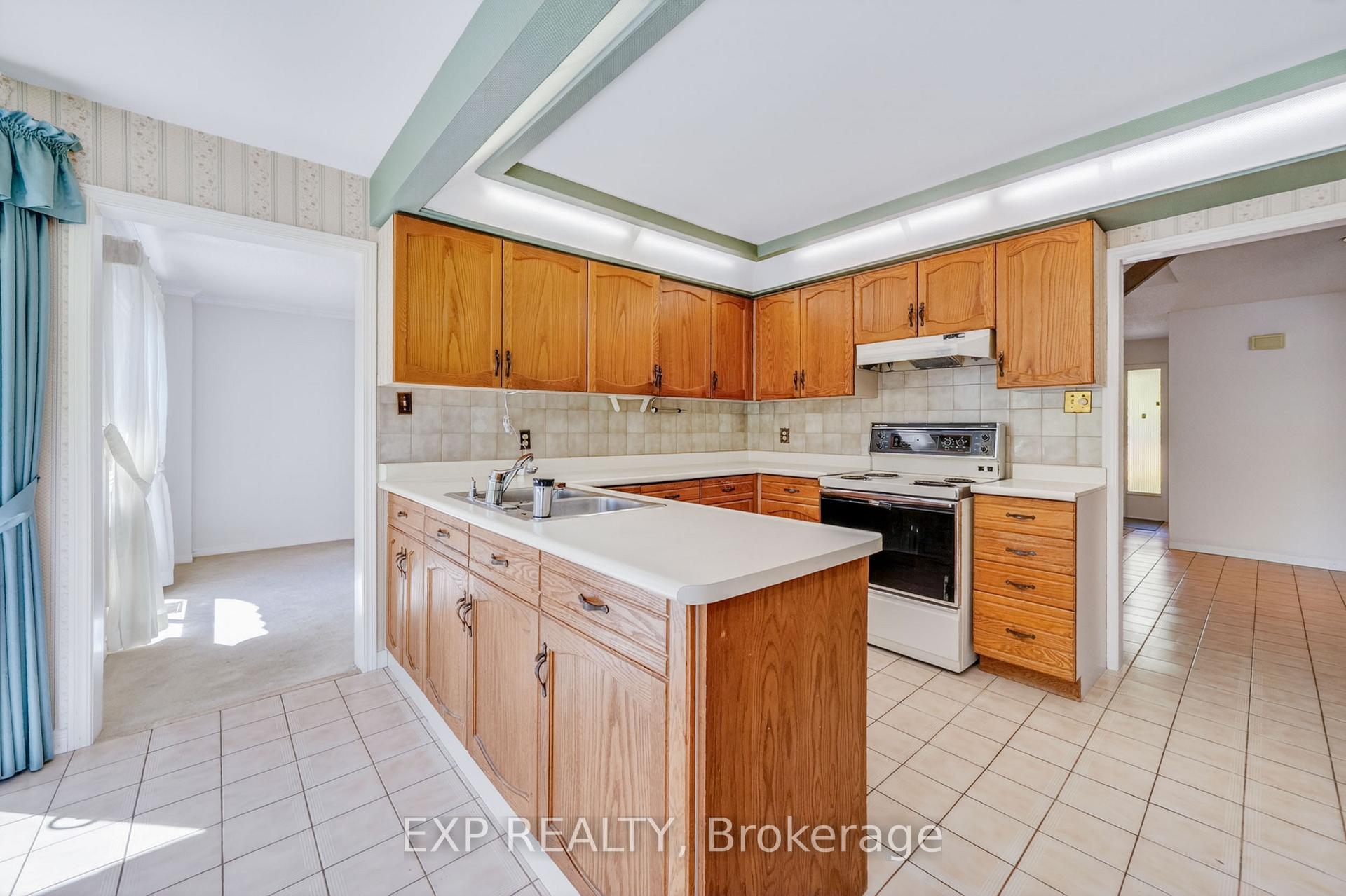 Photo 31 of 51 Sanderson Crescent, Richmond Hill, North Richvale — HOMEH