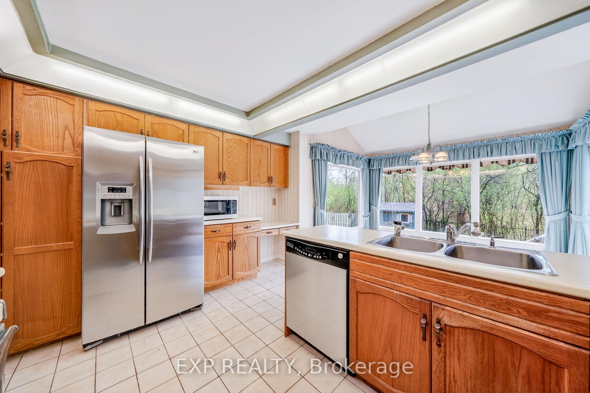 Photo 44 of 51 Sanderson Crescent, Richmond Hill, North Richvale — HOMEH