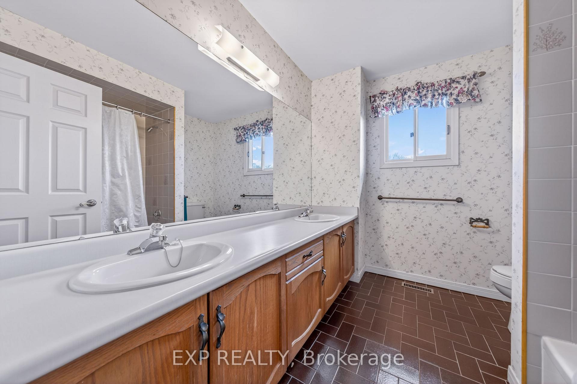 Photo 62 of 51 Sanderson Crescent, Richmond Hill, North Richvale — HOMEH