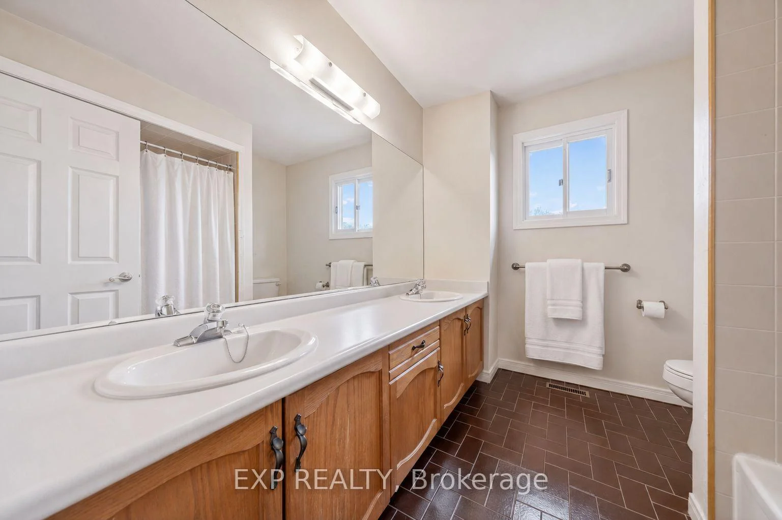 Photo 54 of 51 Sanderson Crescent, Richmond Hill, North Richvale — HOMEH