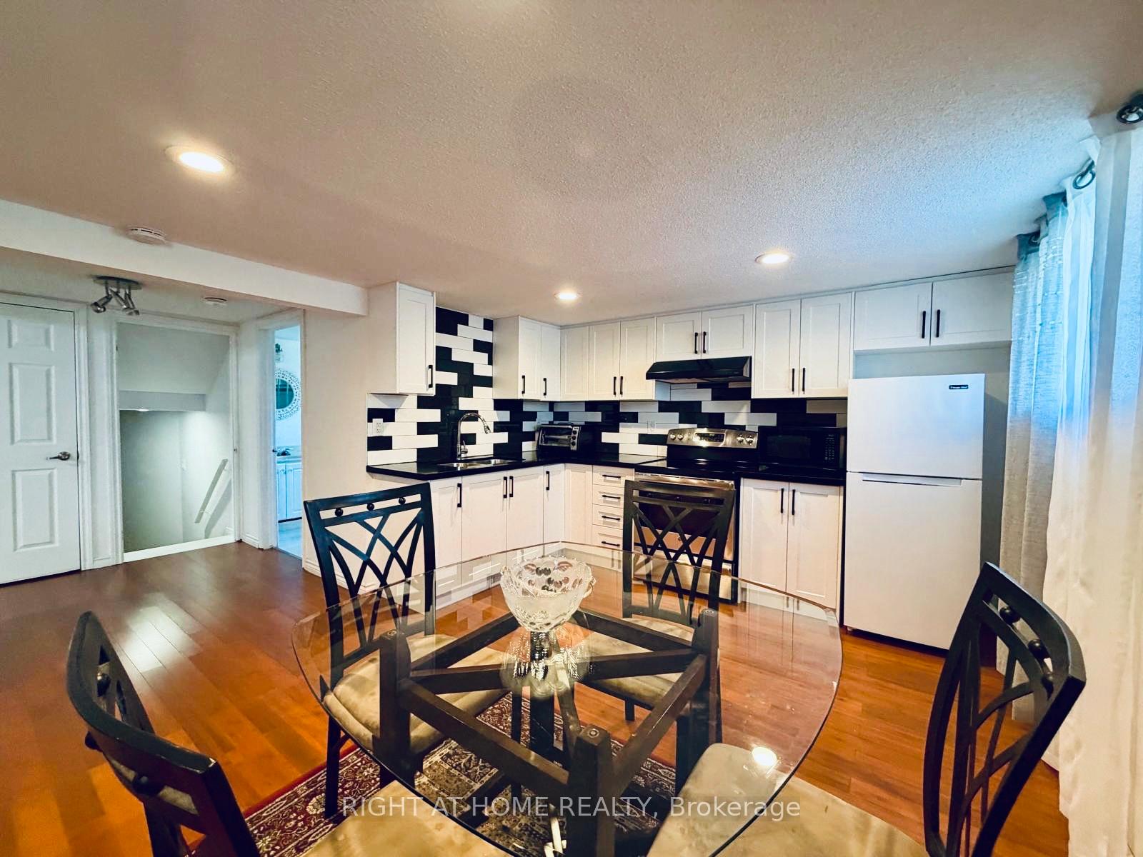 Photo 3 of 84 Juniper Drive, Hamilton, Stoney Creek — HOMEH