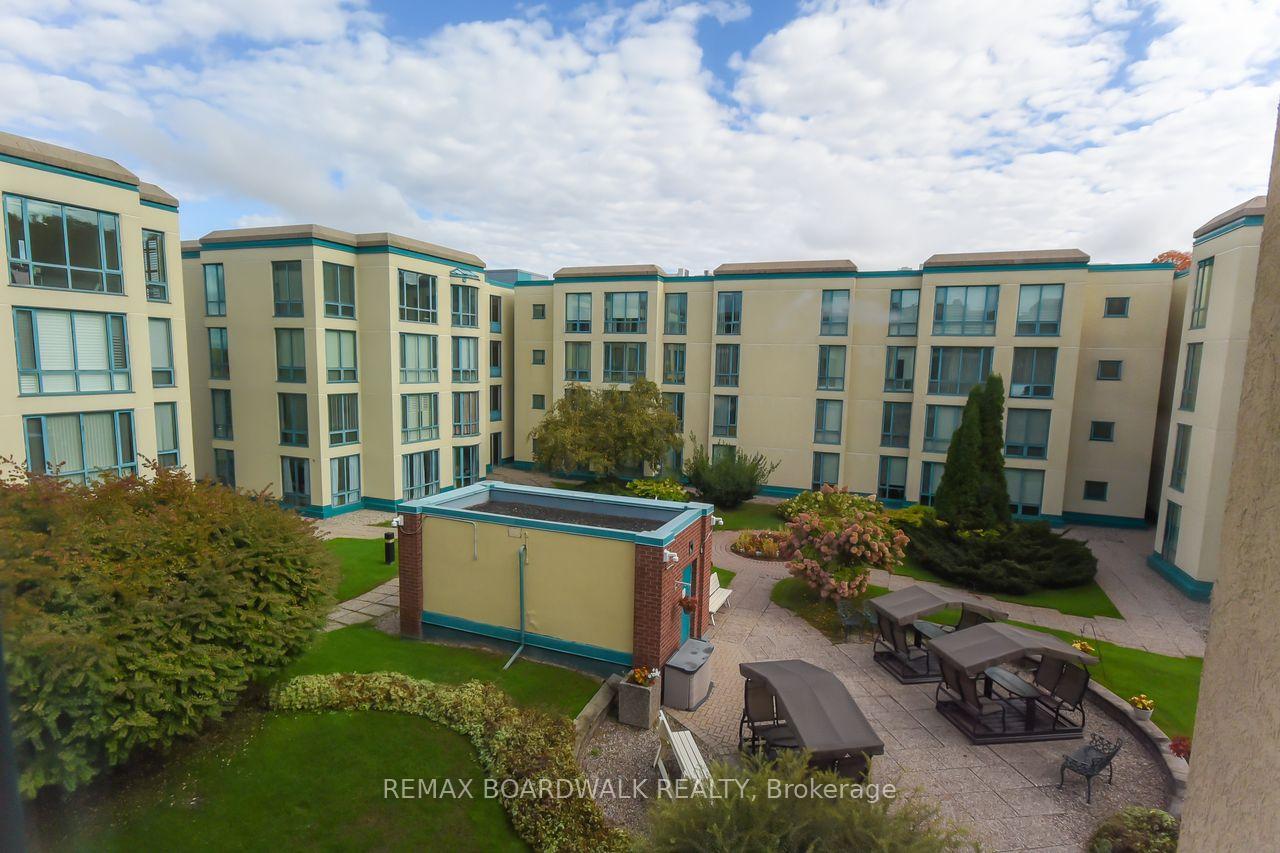 Photo 3 of Unit 206, 330 Centrum Boulevard, Ottawa, Bilberry Creek/Queenswood Heights — HOMEH