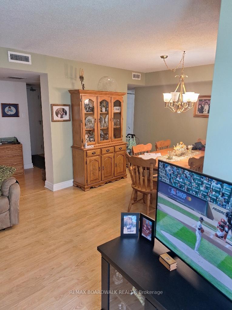 Photo 7 of Unit 206, 330 Centrum Boulevard, Ottawa, Bilberry Creek/Queenswood Heights — HOMEH